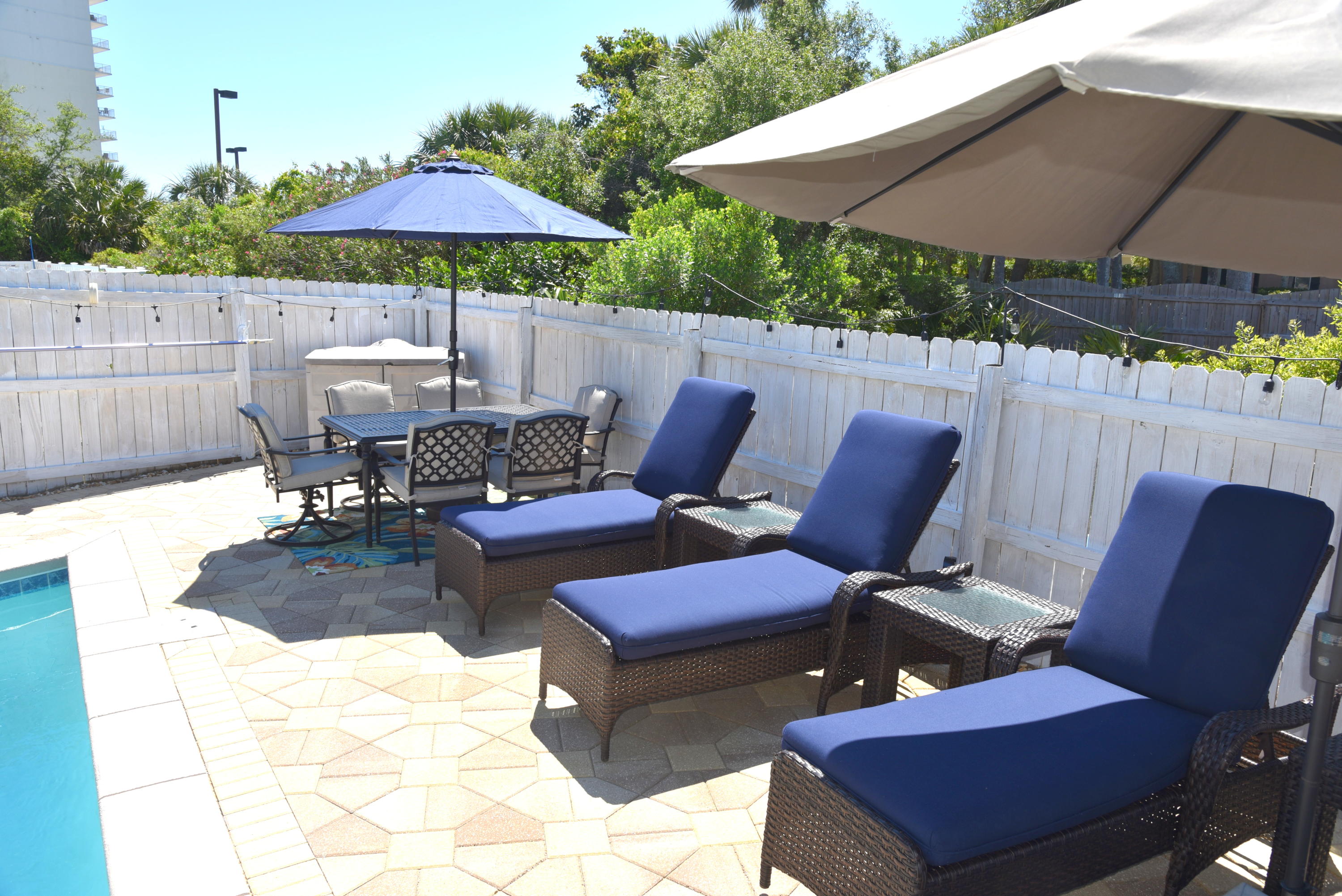 PARADISE RETREAT - Residential