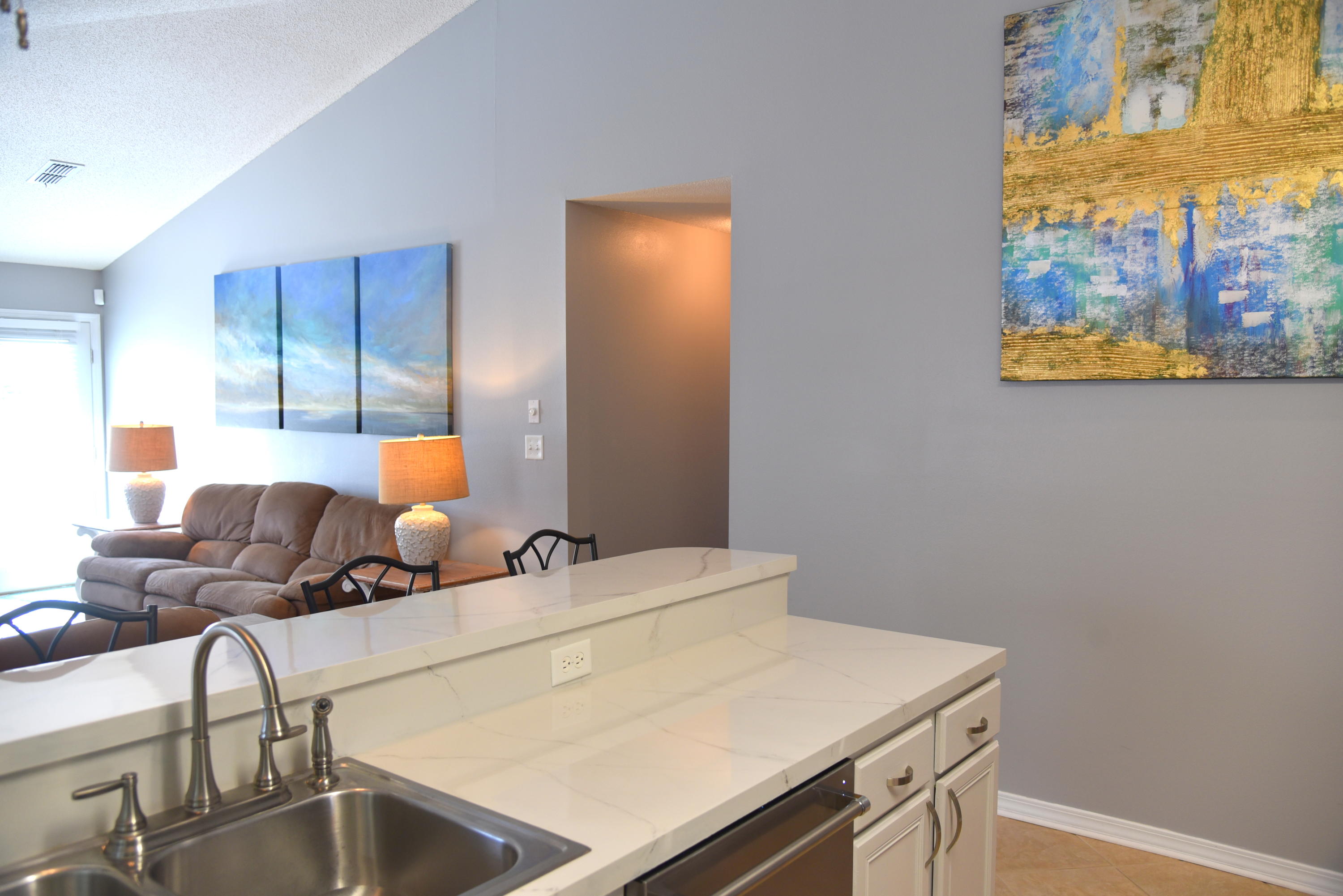 PARADISE RETREAT - Residential