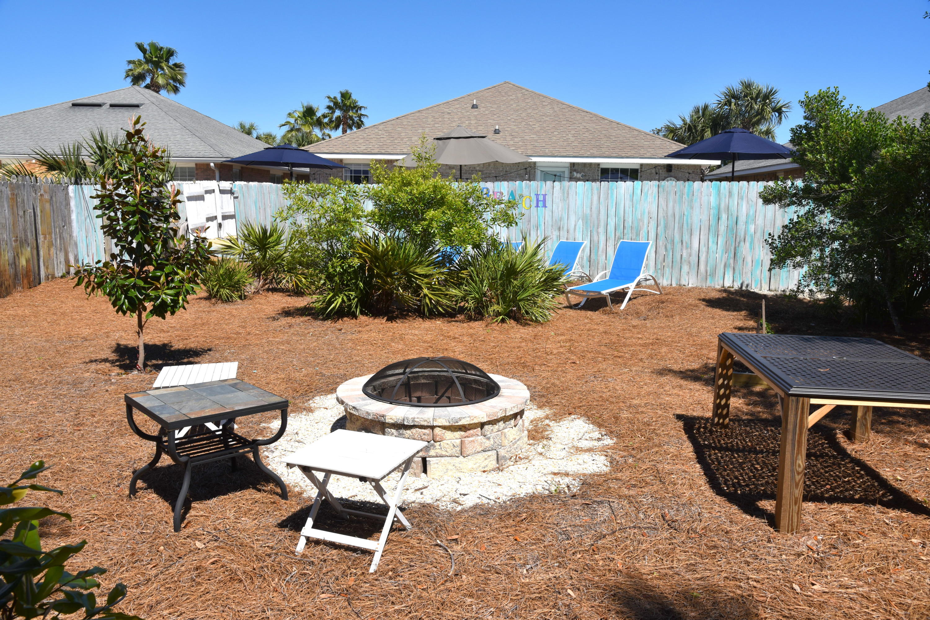 PARADISE RETREAT - Residential