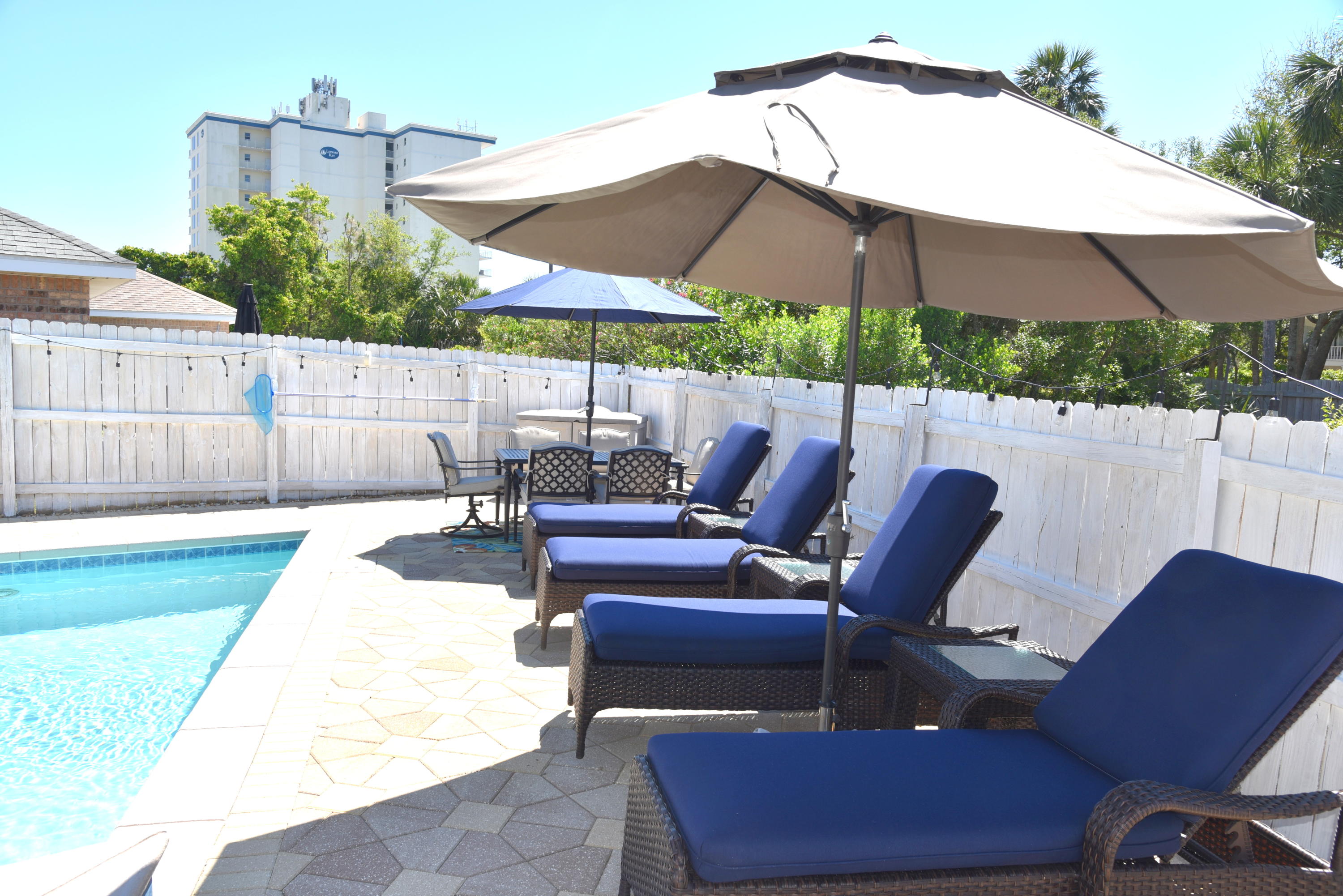 PARADISE RETREAT - Residential