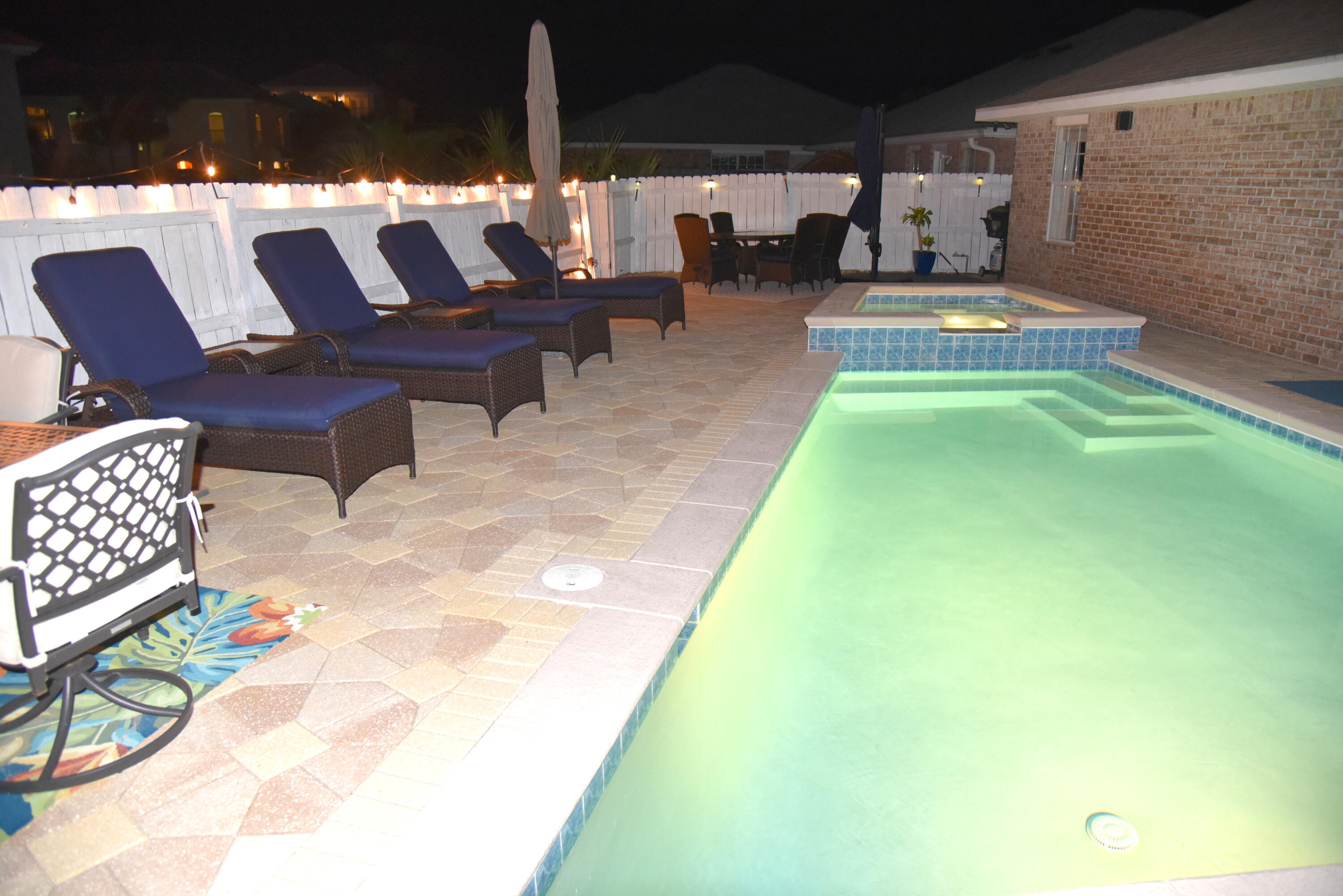 PARADISE RETREAT - Residential