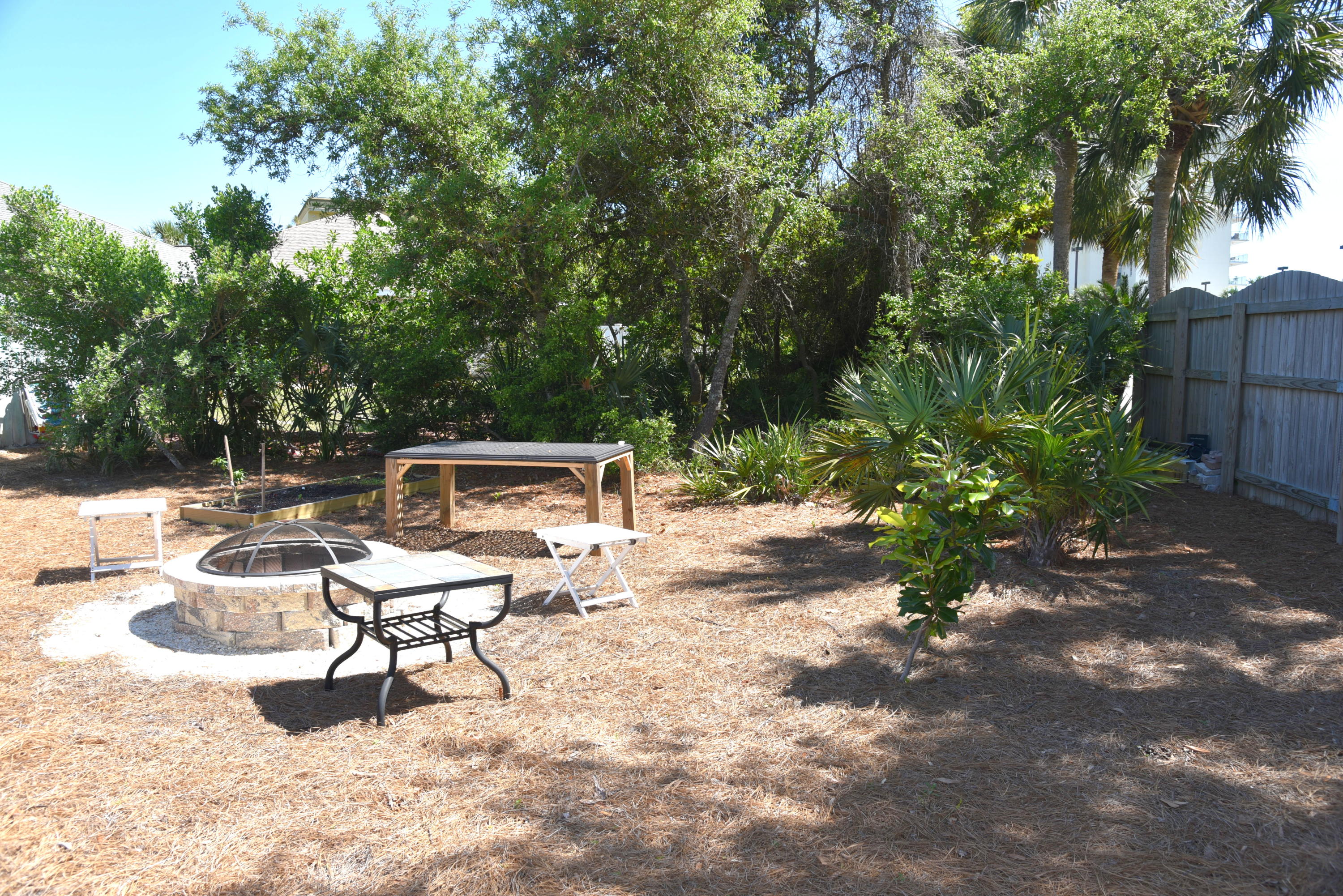 PARADISE RETREAT - Residential