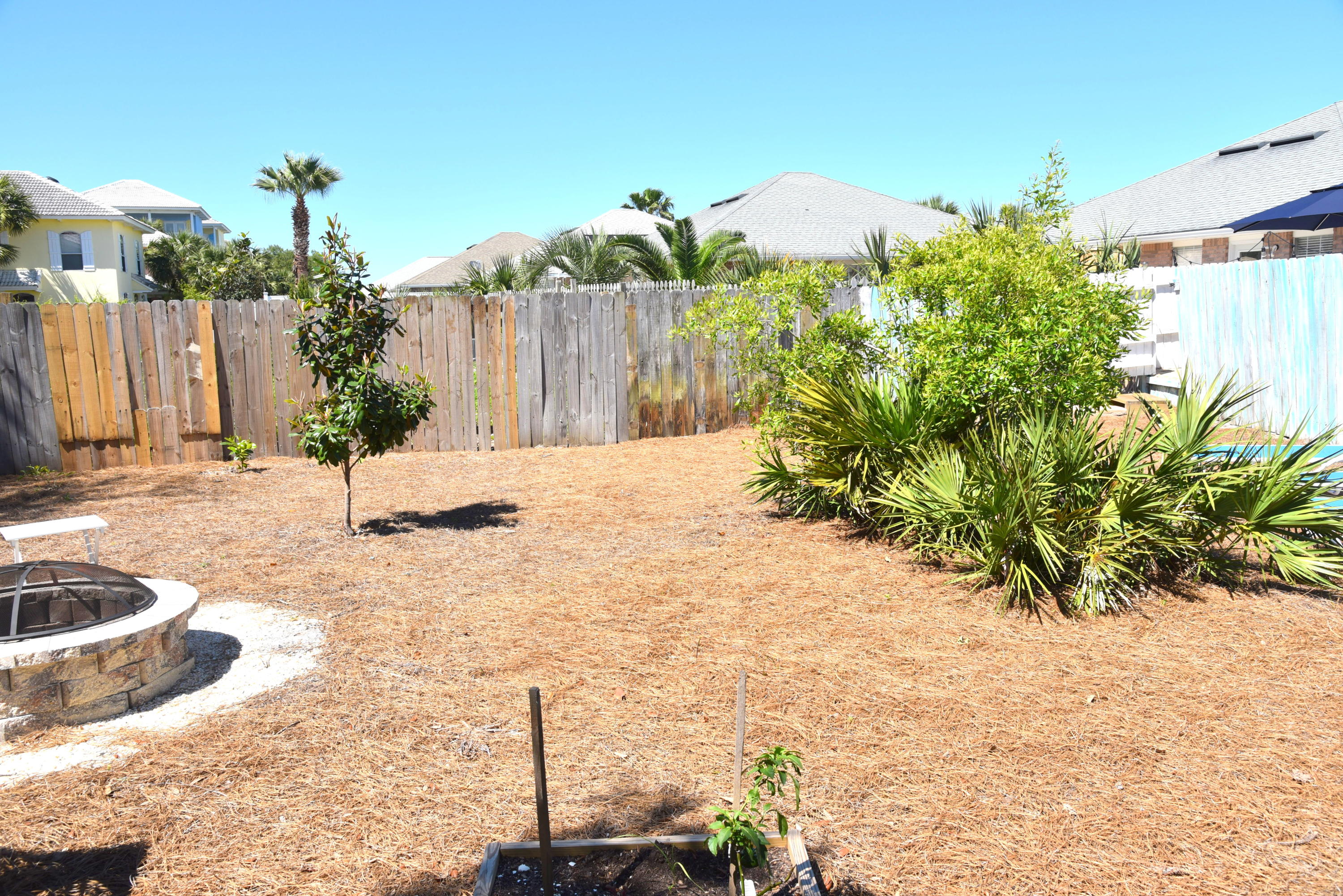 PARADISE RETREAT - Residential