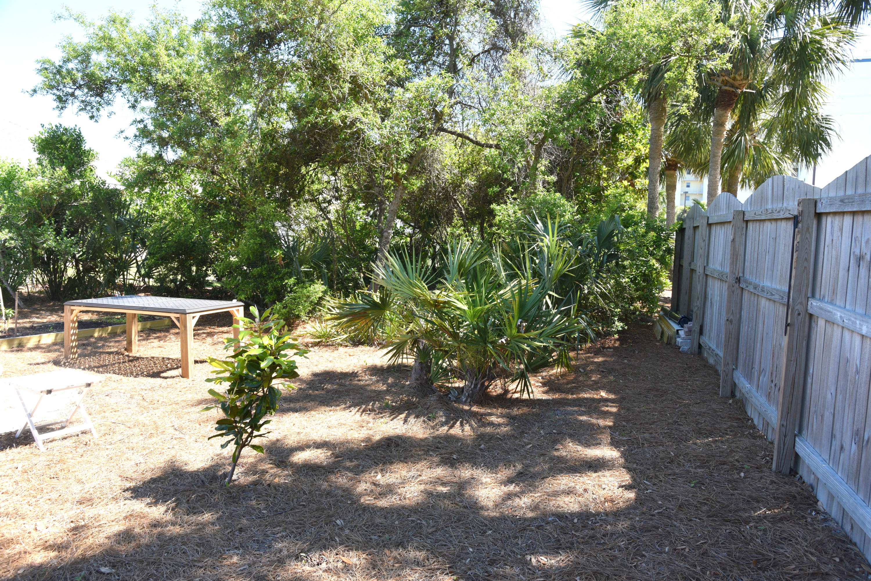 PARADISE RETREAT - Residential