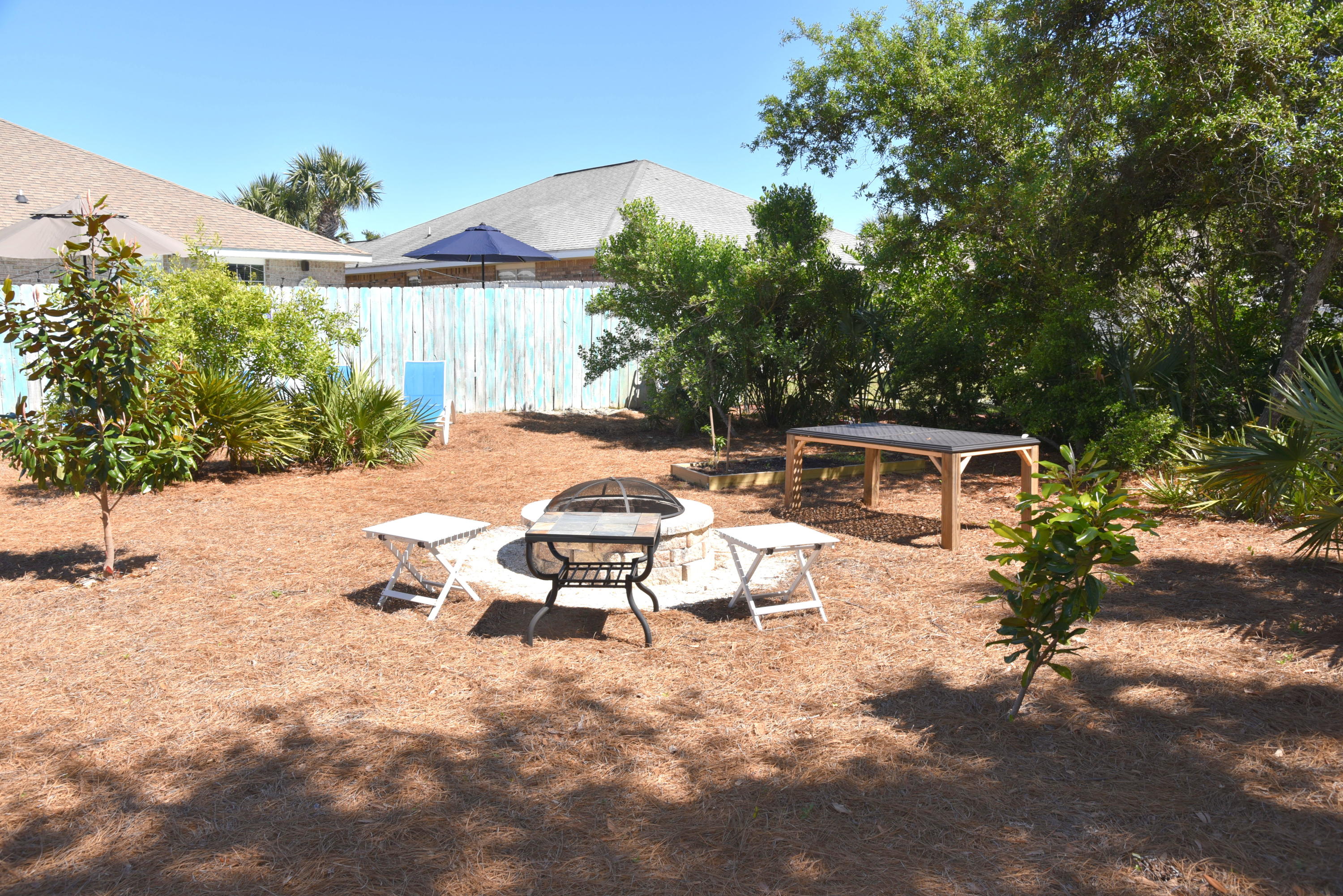 PARADISE RETREAT - Residential