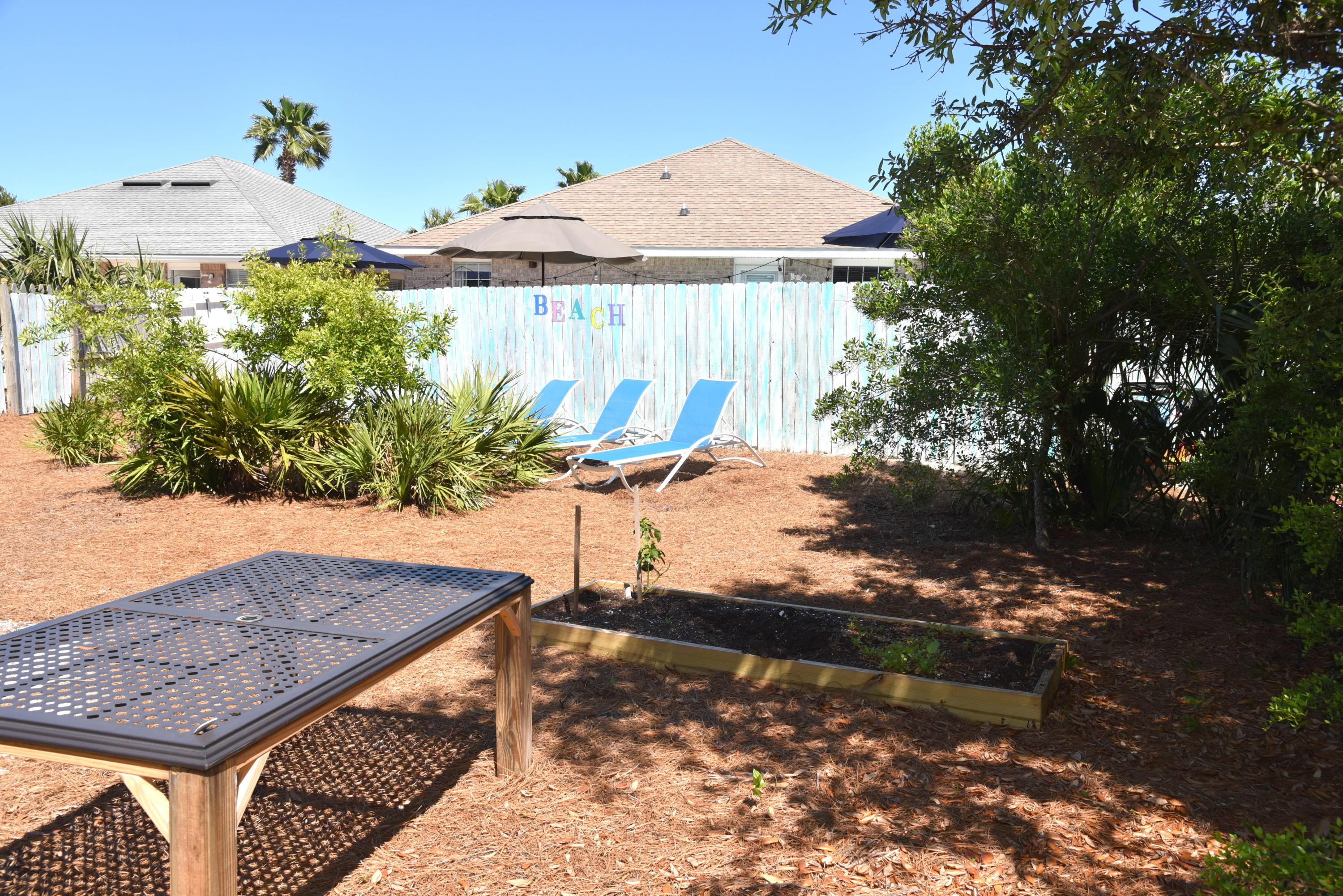 PARADISE RETREAT - Residential