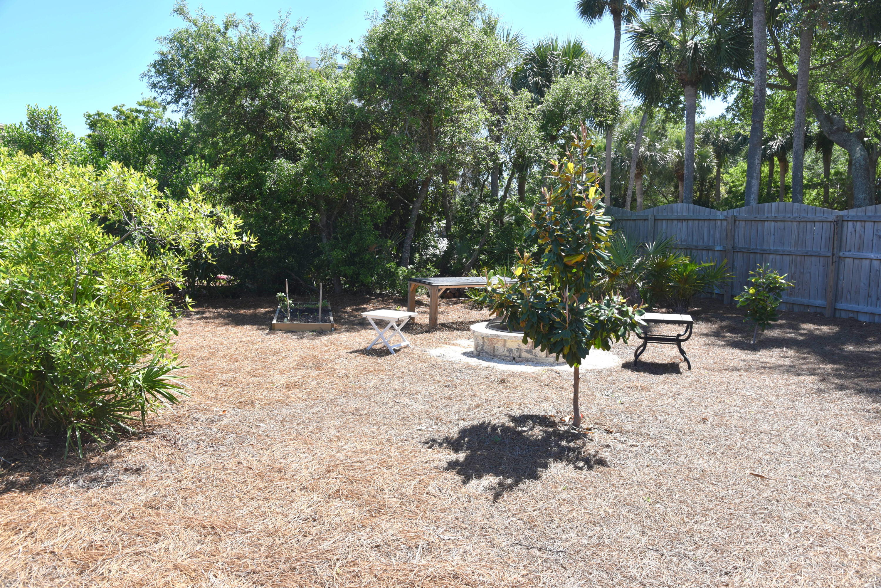 PARADISE RETREAT - Residential