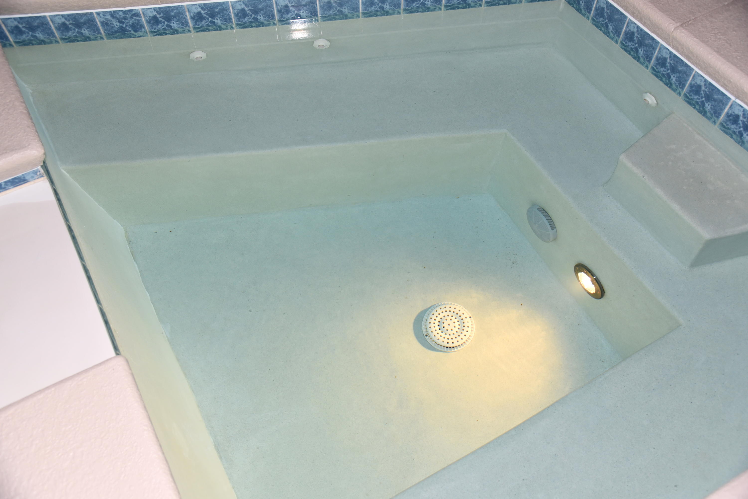 PARADISE RETREAT - Residential