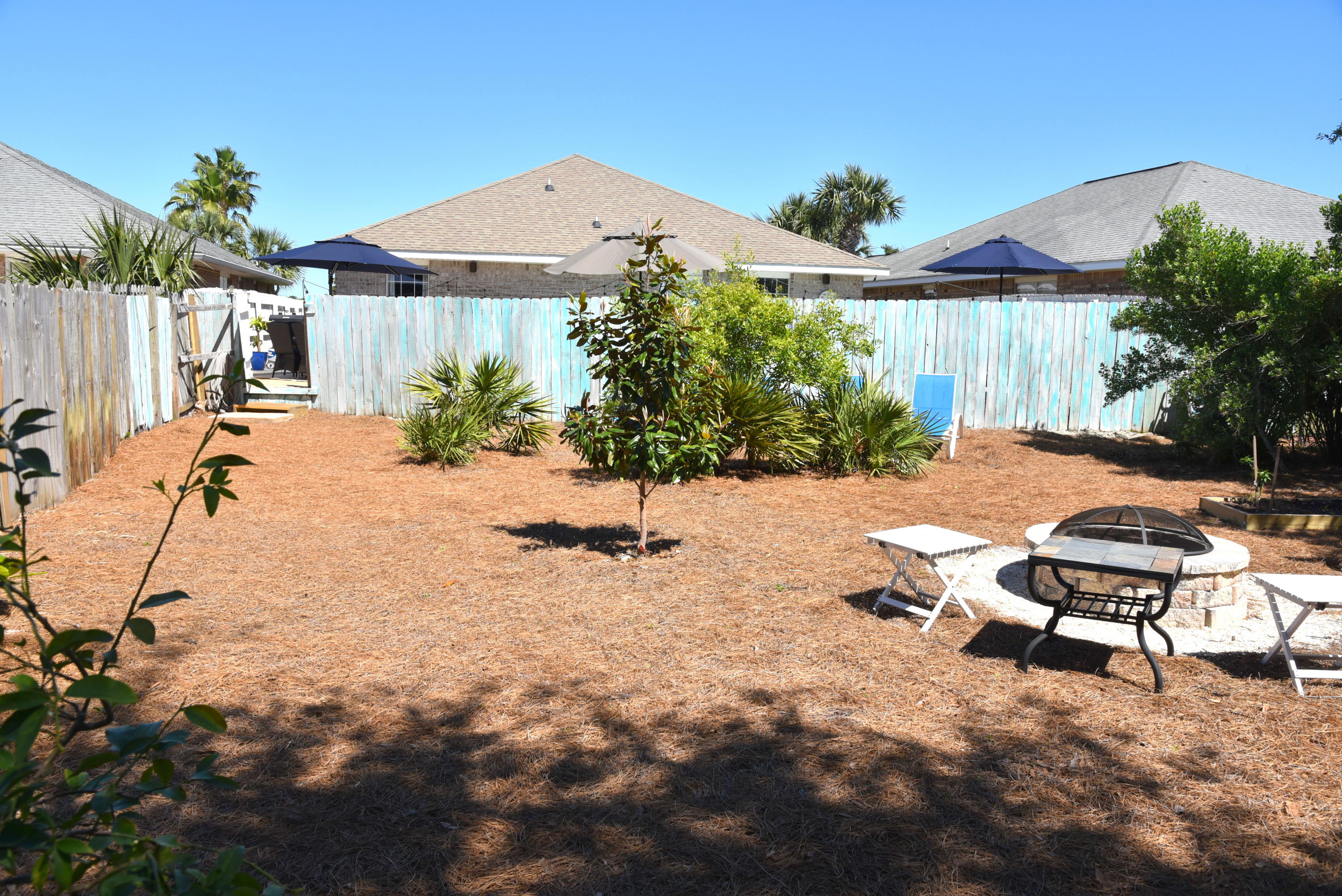 PARADISE RETREAT - Residential