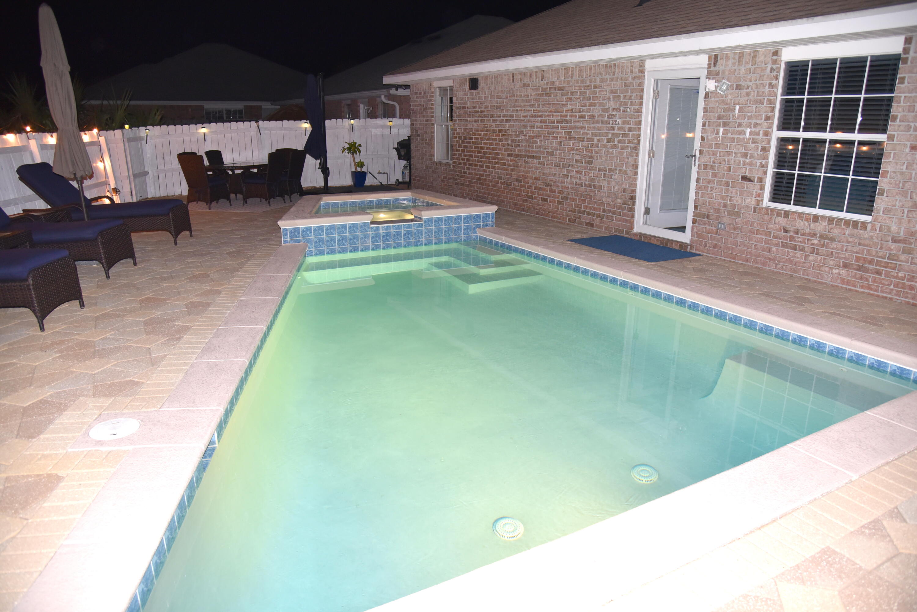 PARADISE RETREAT - Residential