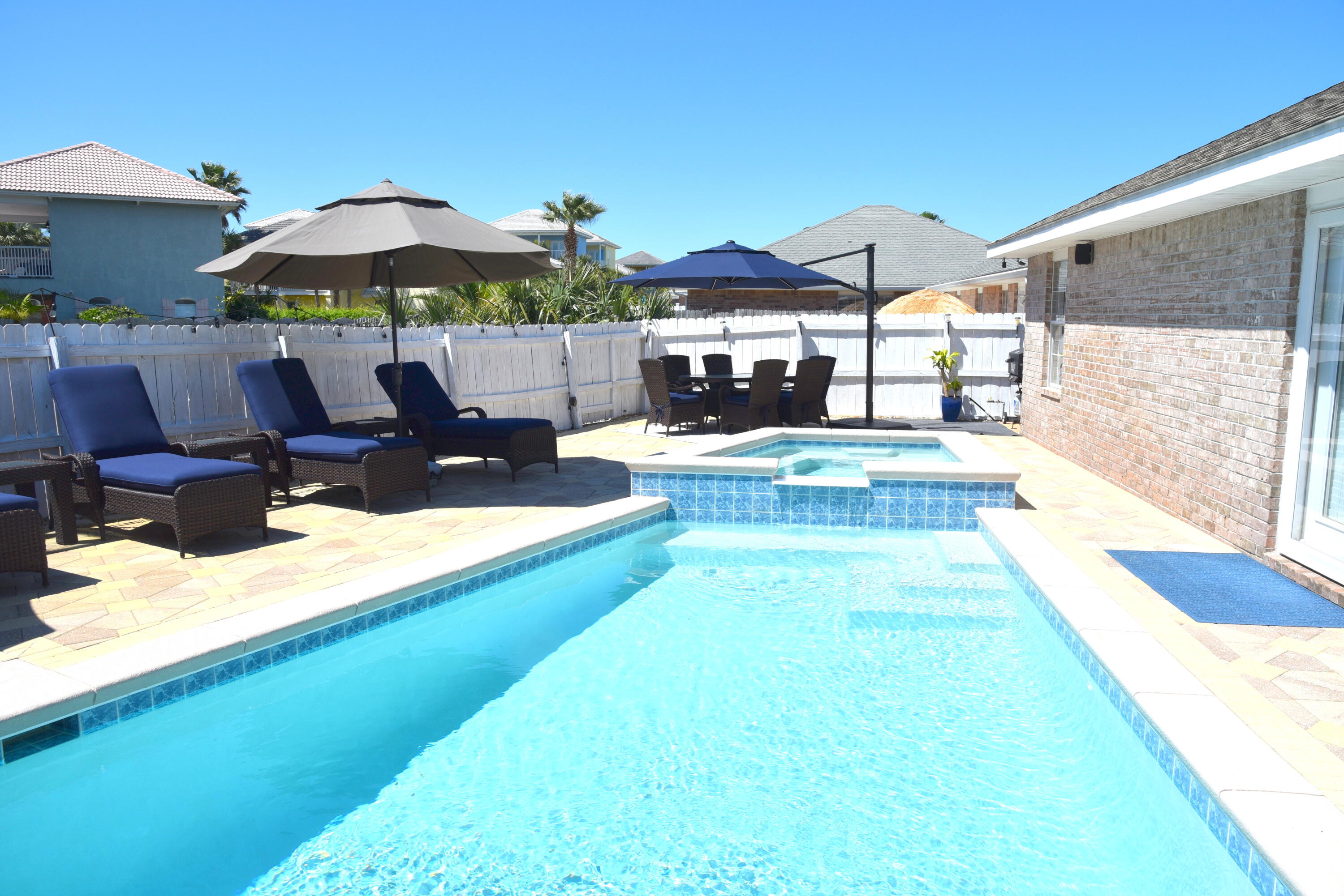 PARADISE RETREAT - Residential