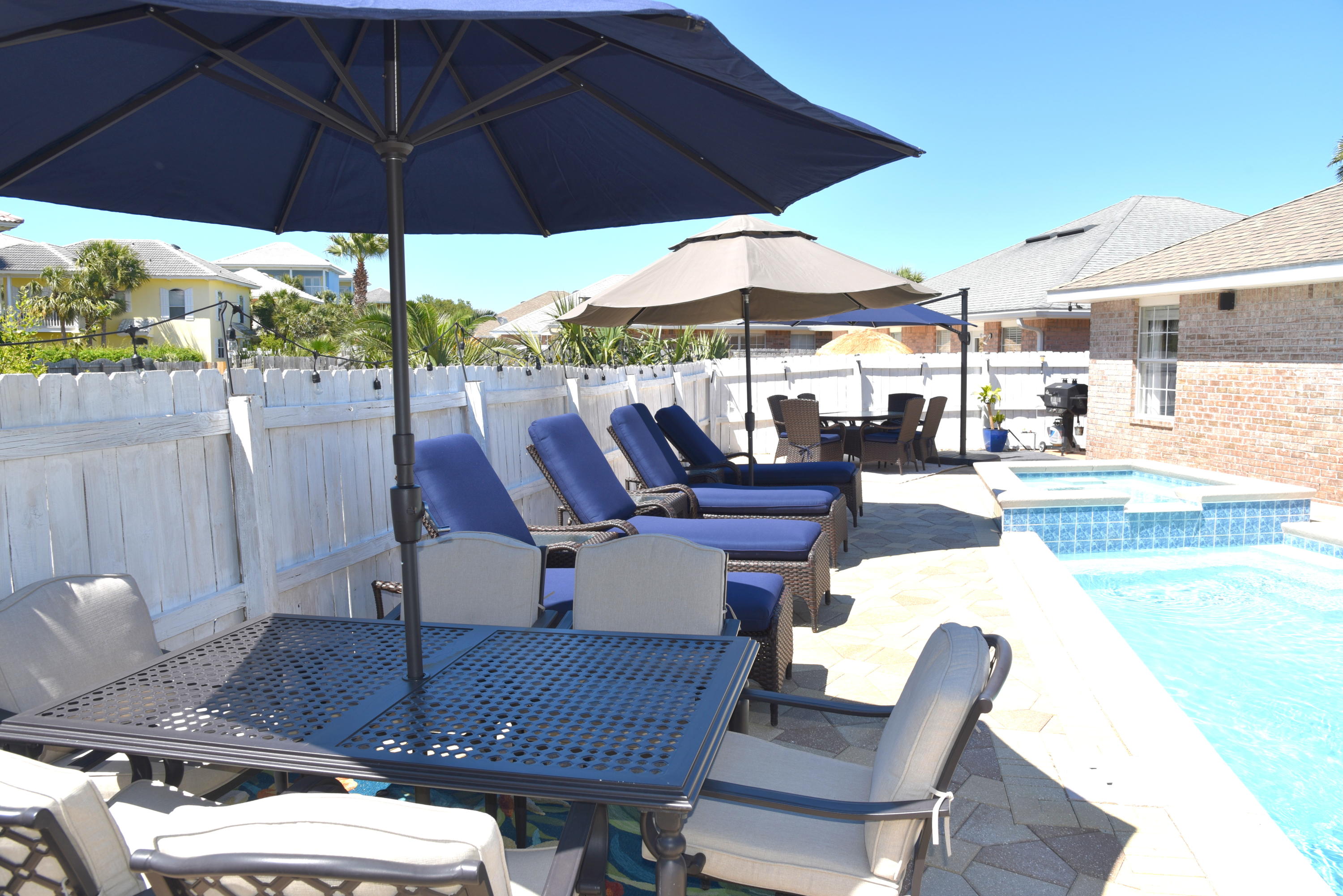 PARADISE RETREAT - Residential