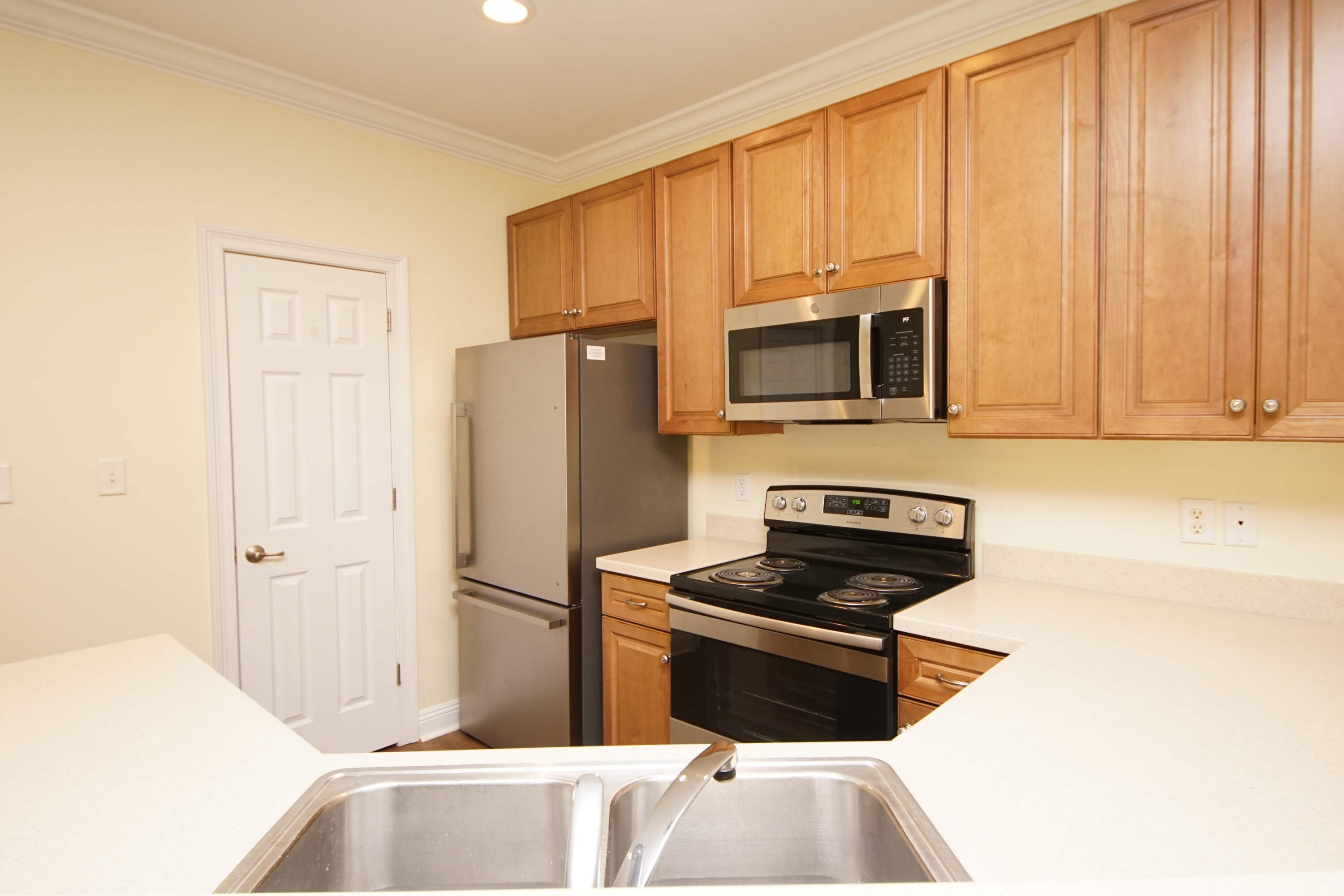 CROSS CREEK - Residential Lease