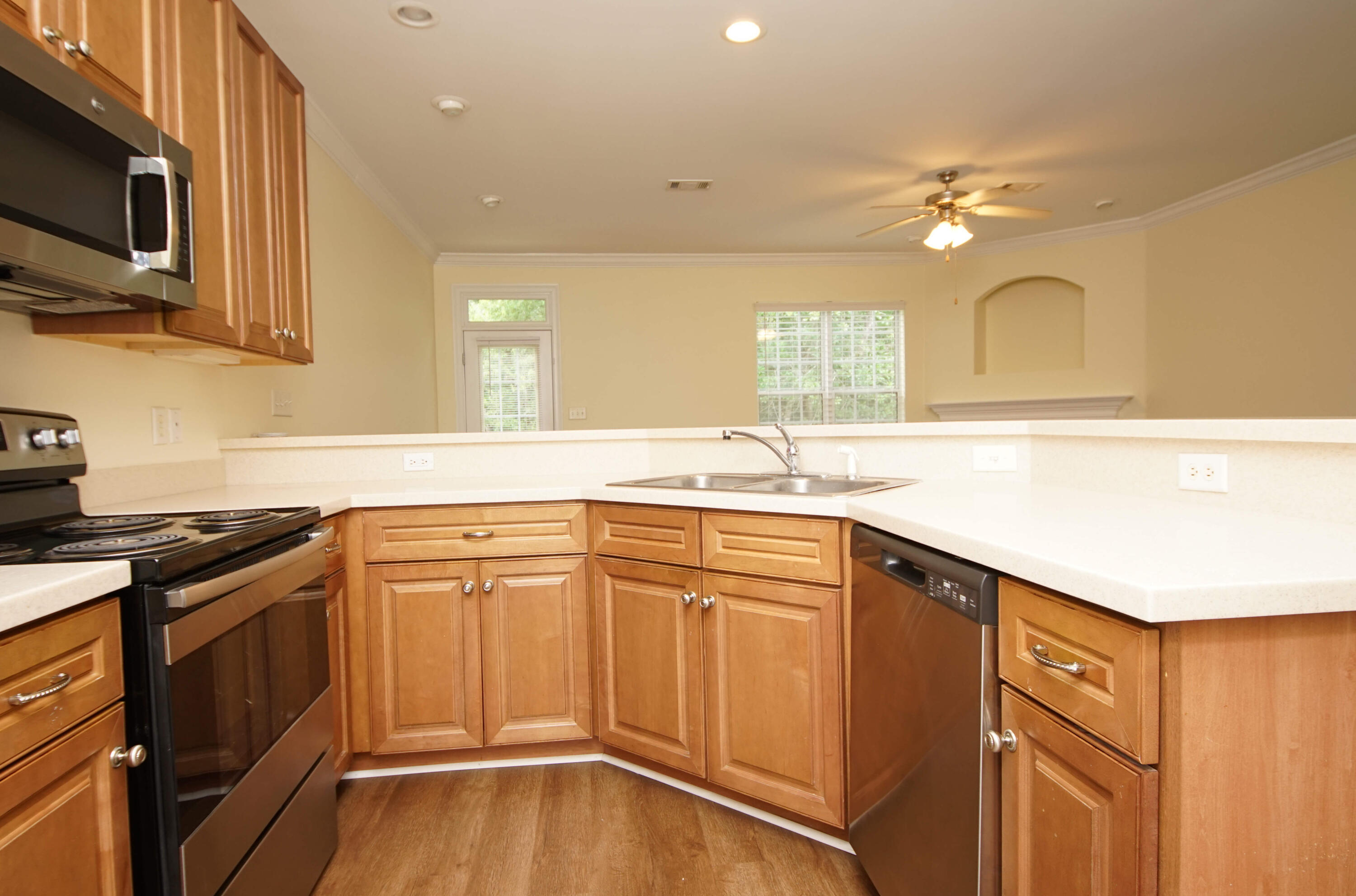 CROSS CREEK - Residential Lease