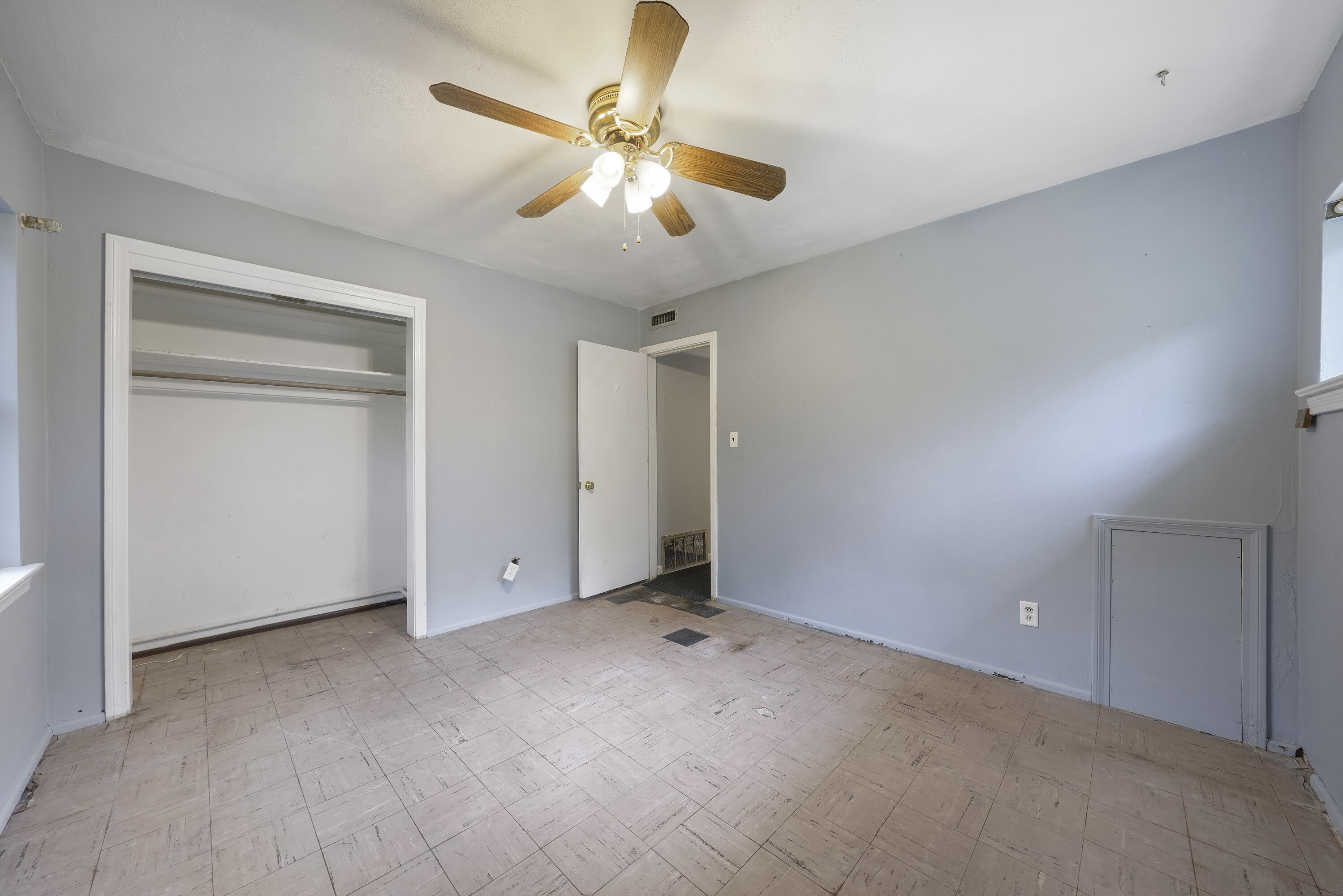 ELLIOTTS POINT 7TH ADDN - Residential