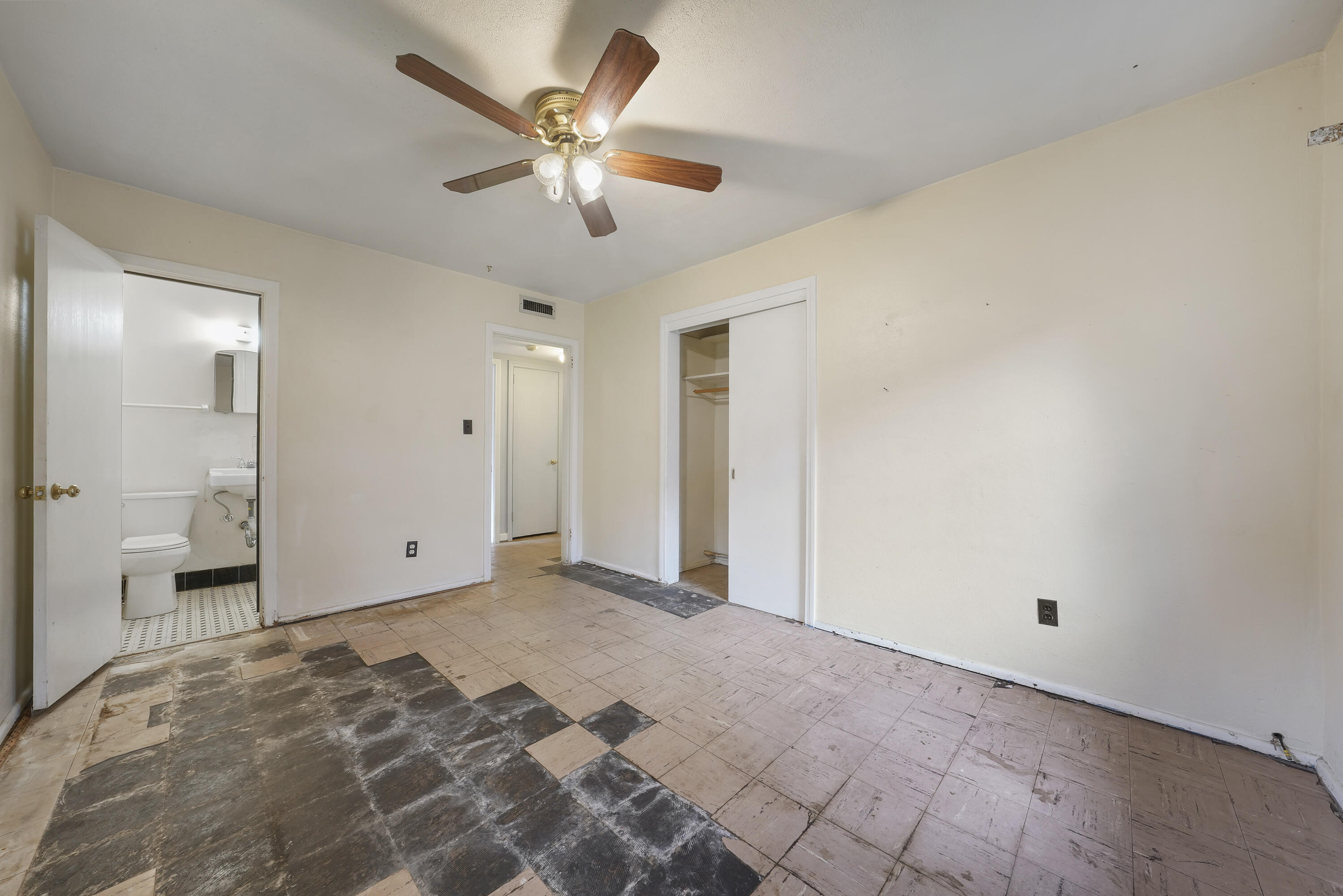 ELLIOTTS POINT 7TH ADDN - Residential