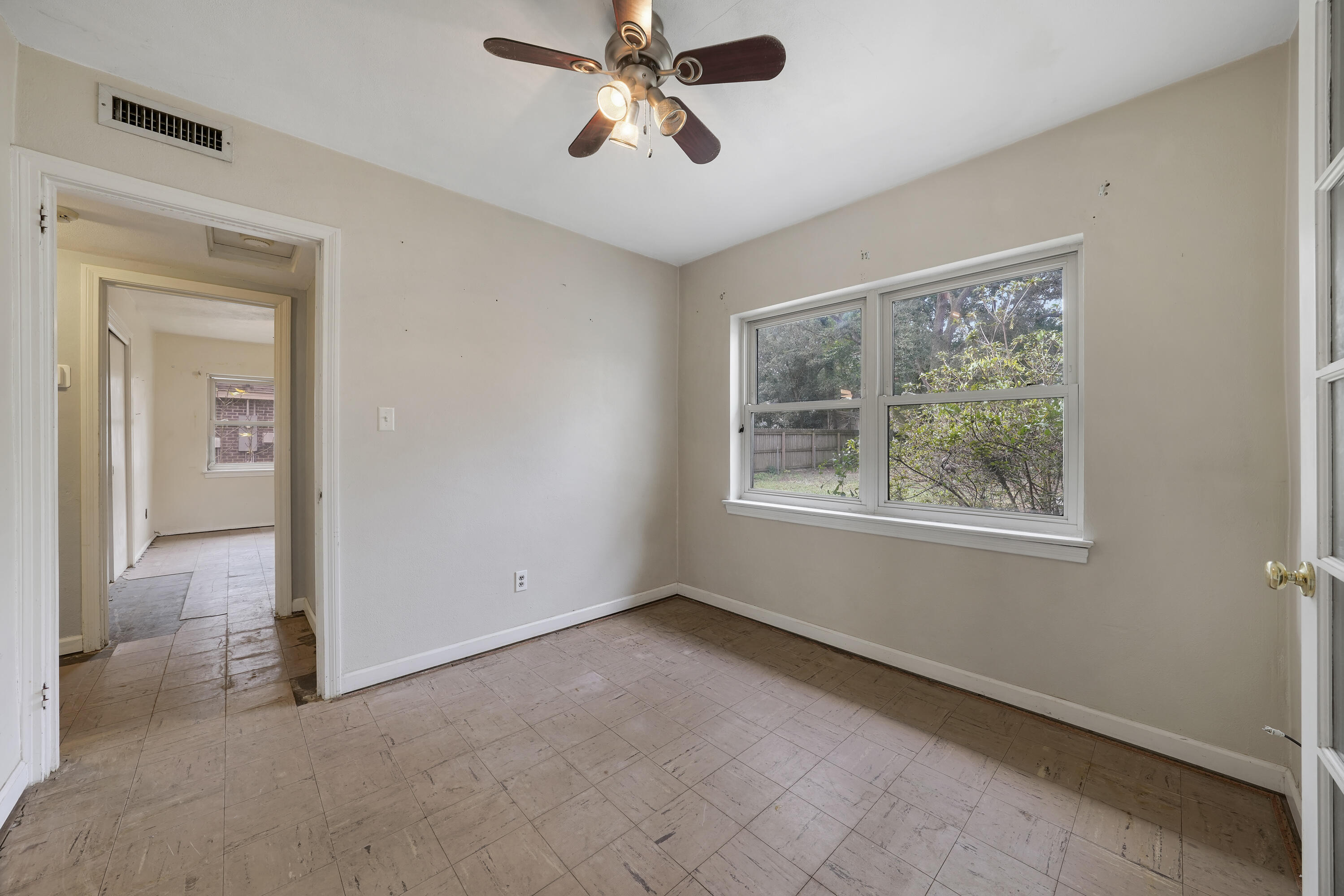 ELLIOTTS POINT 7TH ADDN - Residential