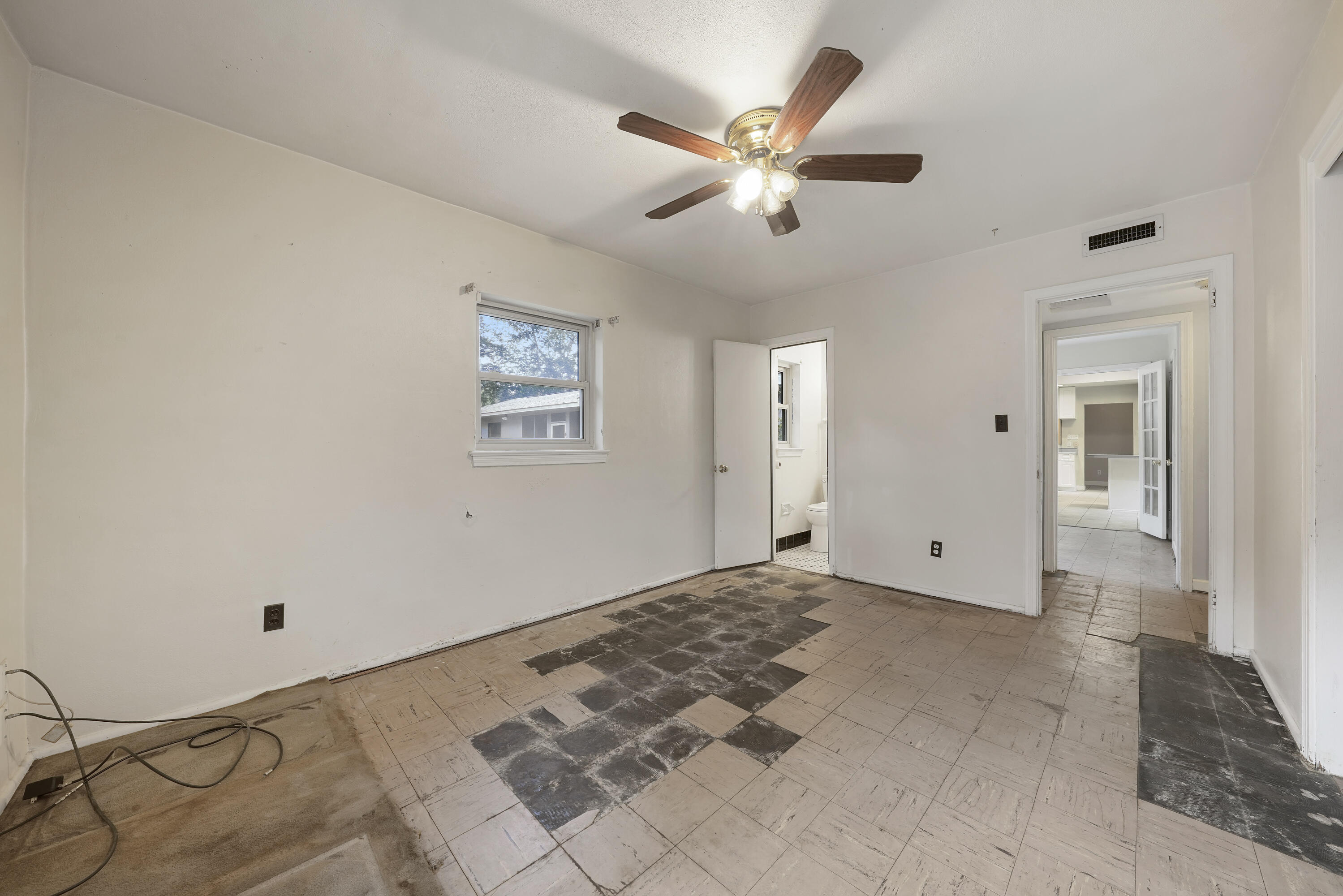 ELLIOTTS POINT 7TH ADDN - Residential