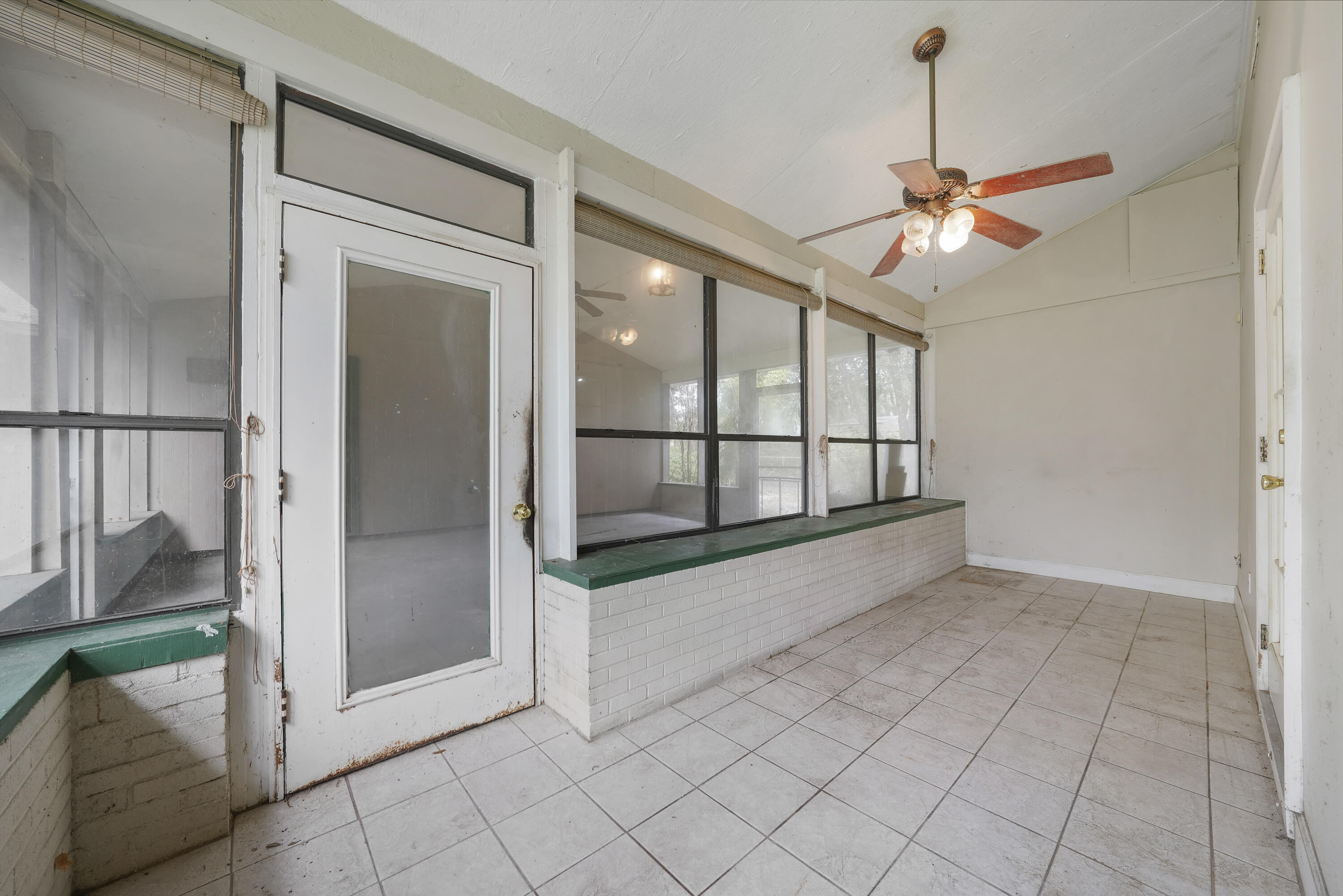 ELLIOTTS POINT 7TH ADDN - Residential