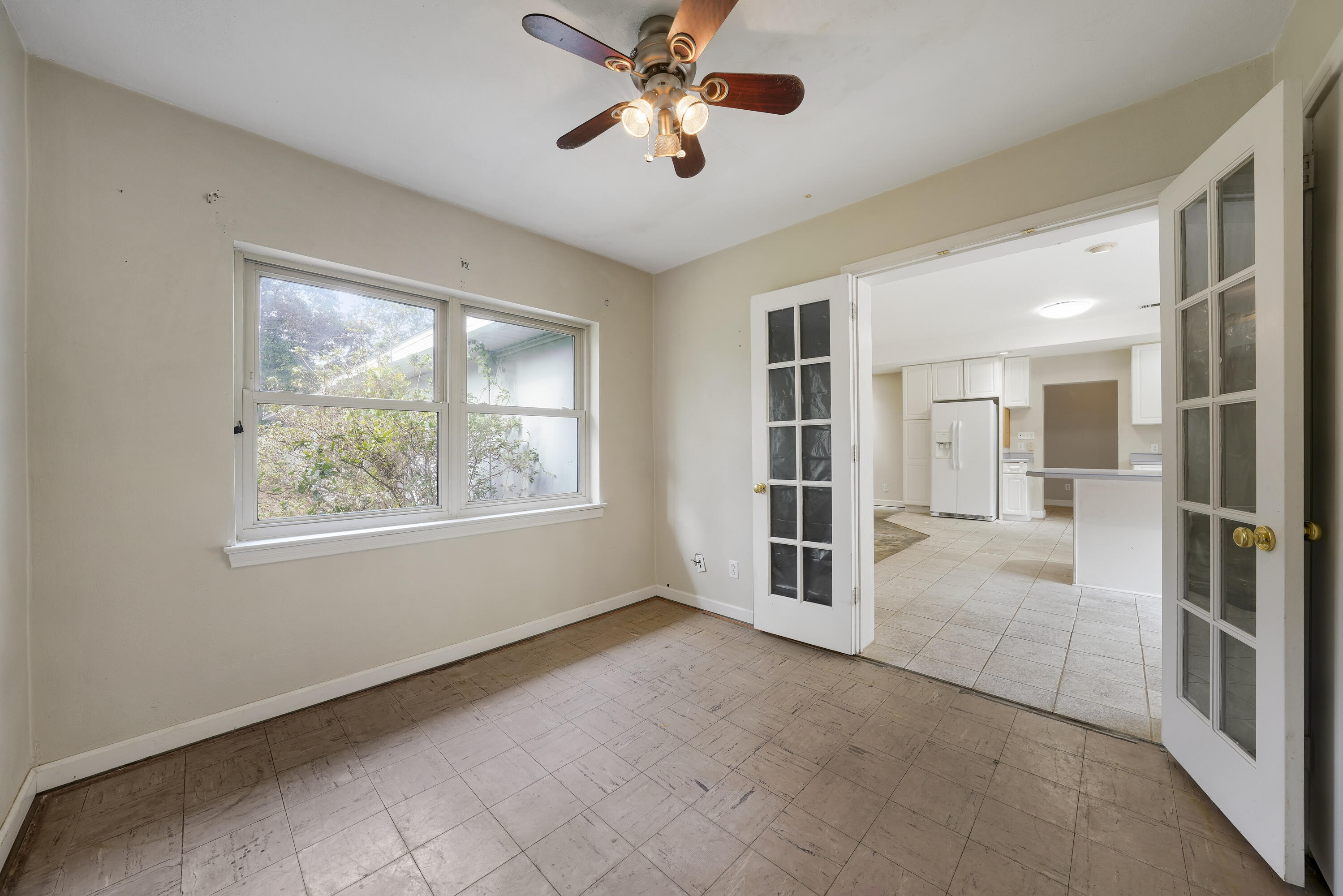 ELLIOTTS POINT 7TH ADDN - Residential