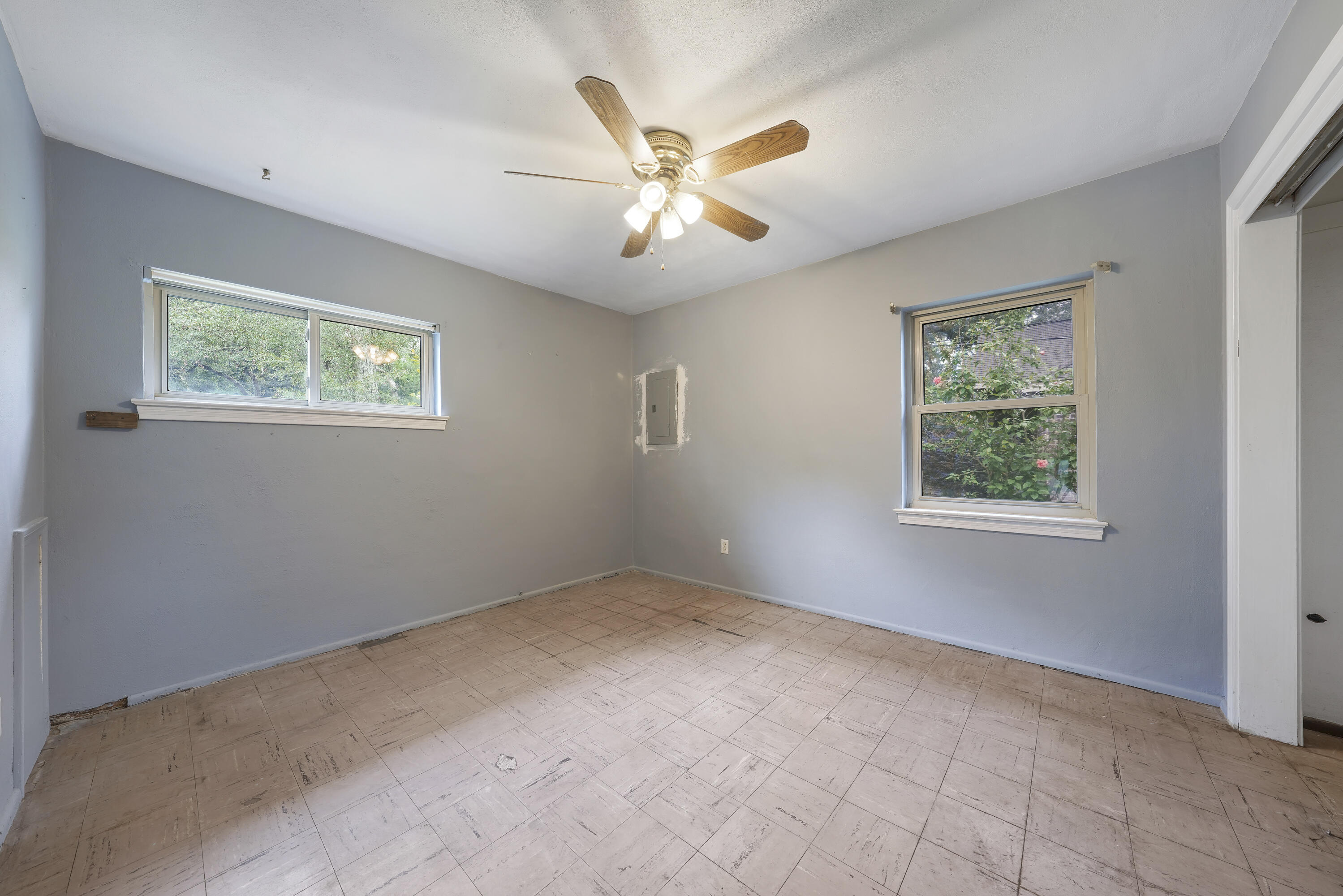 ELLIOTTS POINT 7TH ADDN - Residential