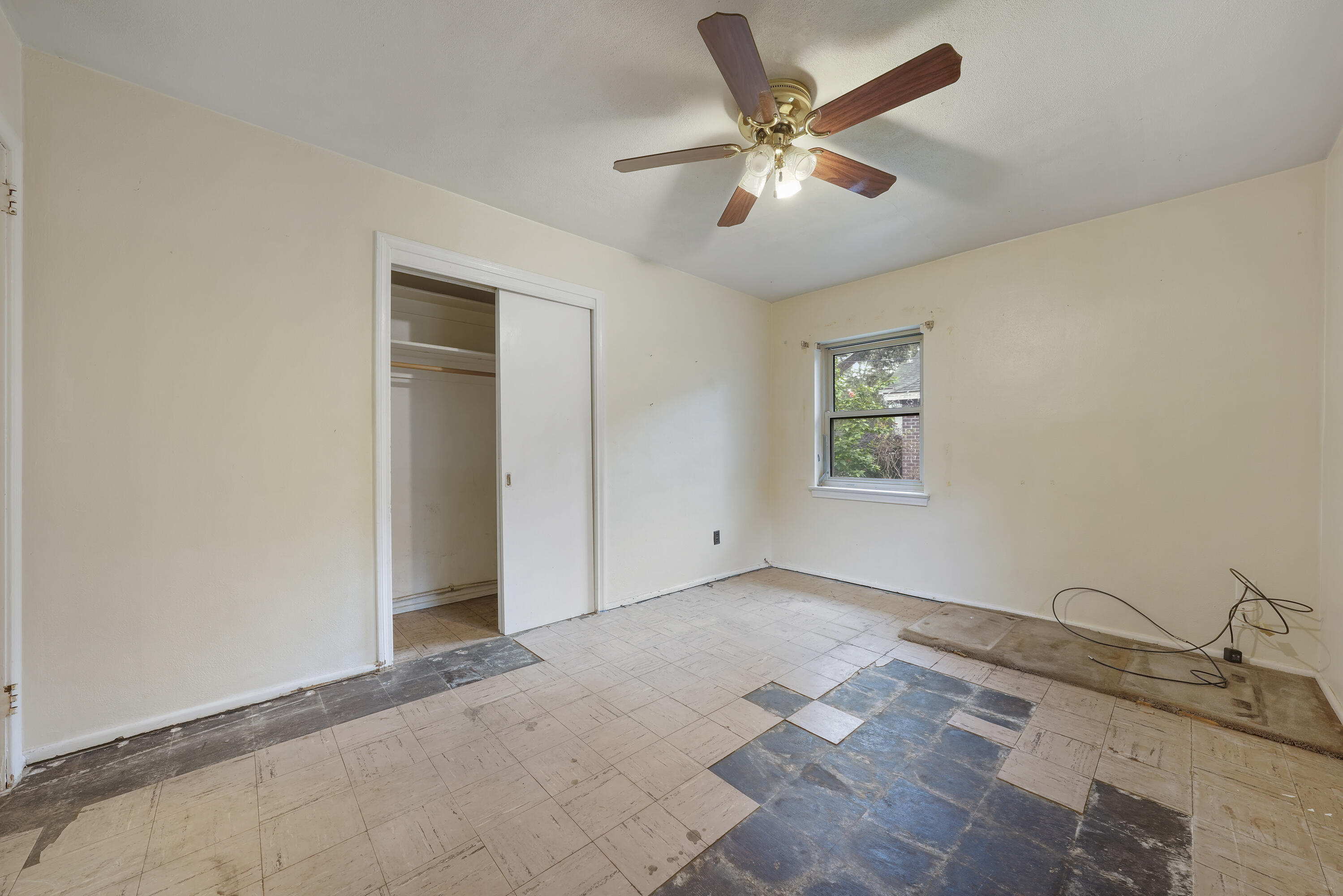 ELLIOTTS POINT 7TH ADDN - Residential