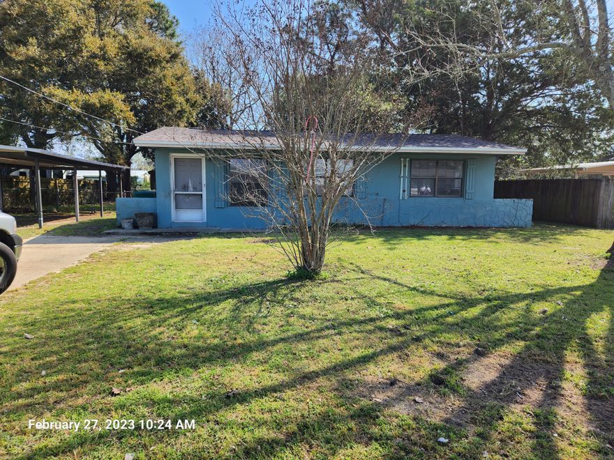 2022 new roof. 2016 new AC.  3 bedroom 1 bath home with thermal pane windows. Located close to Santa Rosa Mall. Covered parking area. Storage sheds. Large back yard.  SELLING AS IS