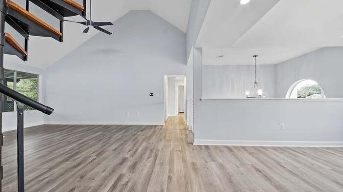 BAYVIEW MANOR - Residential