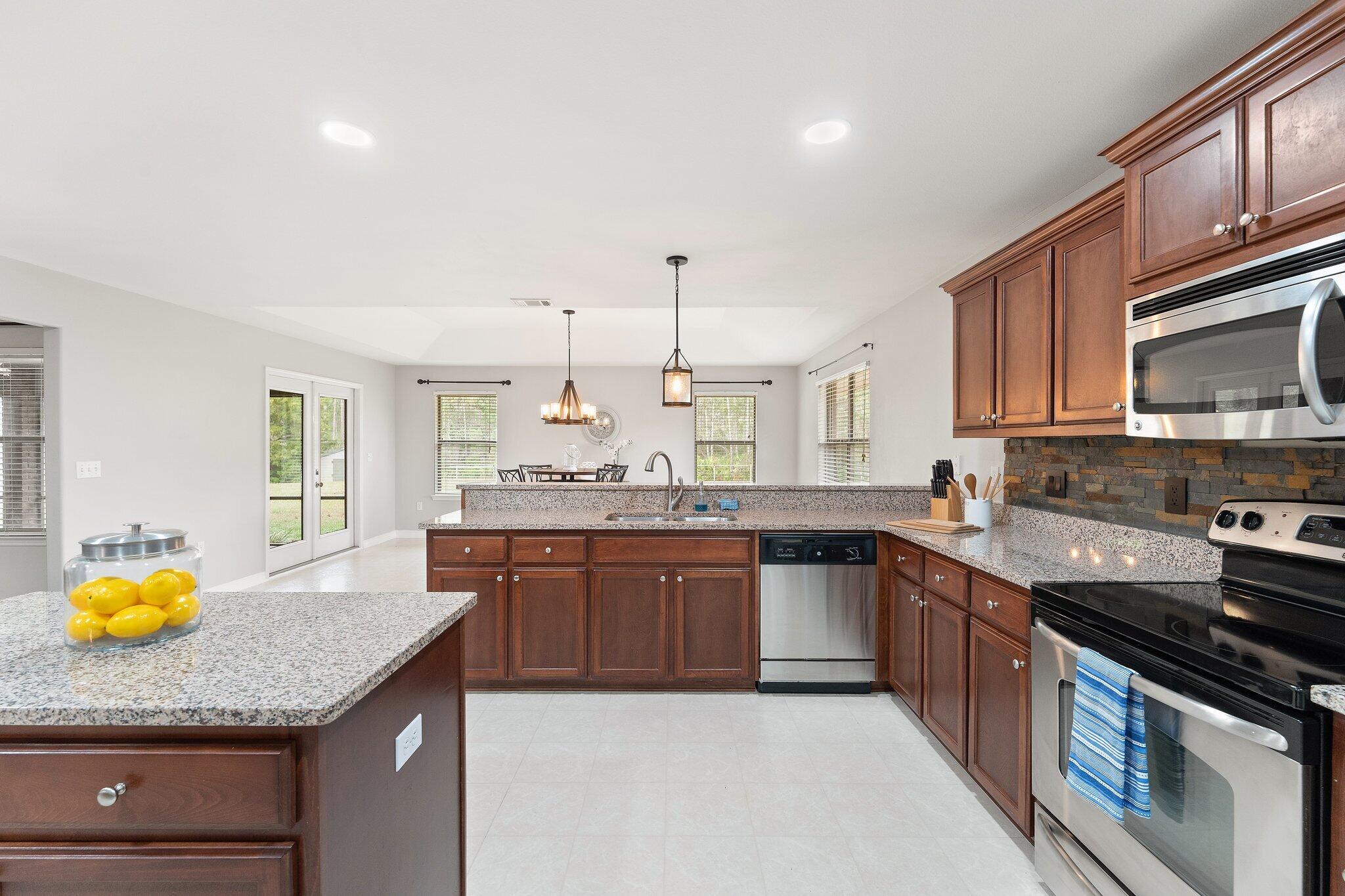 HOLLEY BY THE SEA - Residential