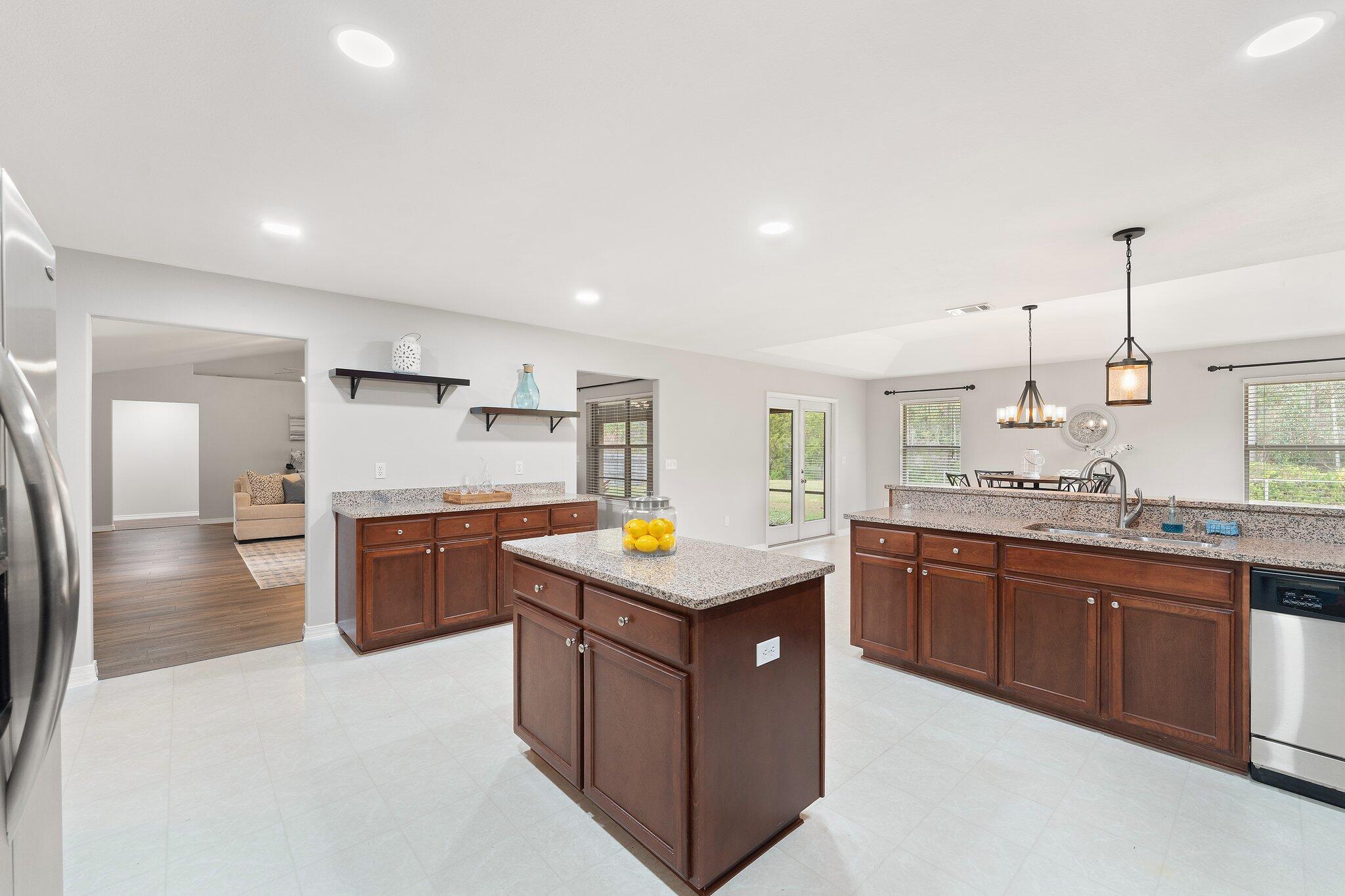 HOLLEY BY THE SEA - Residential