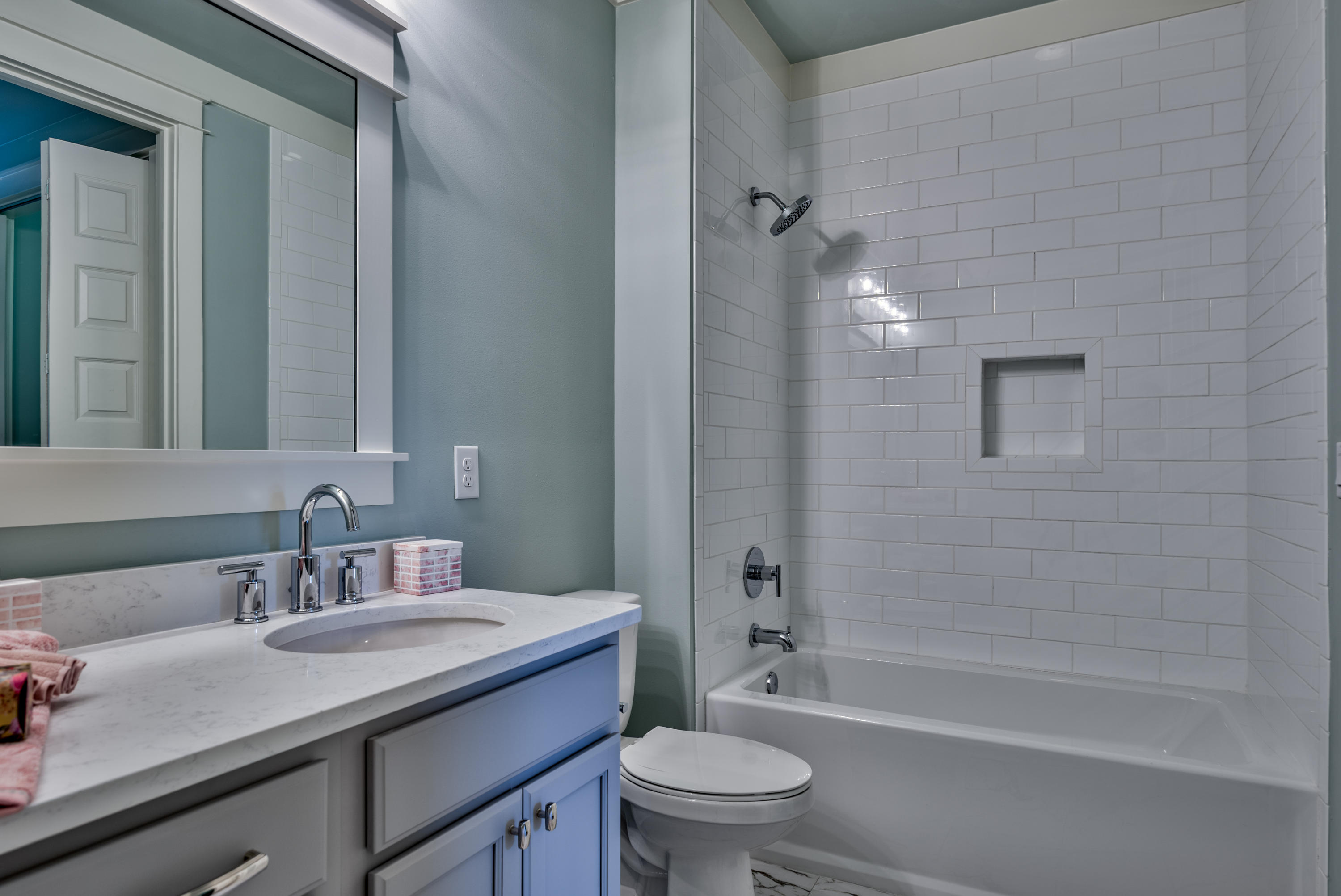 HIDDEN PALMS - Residential