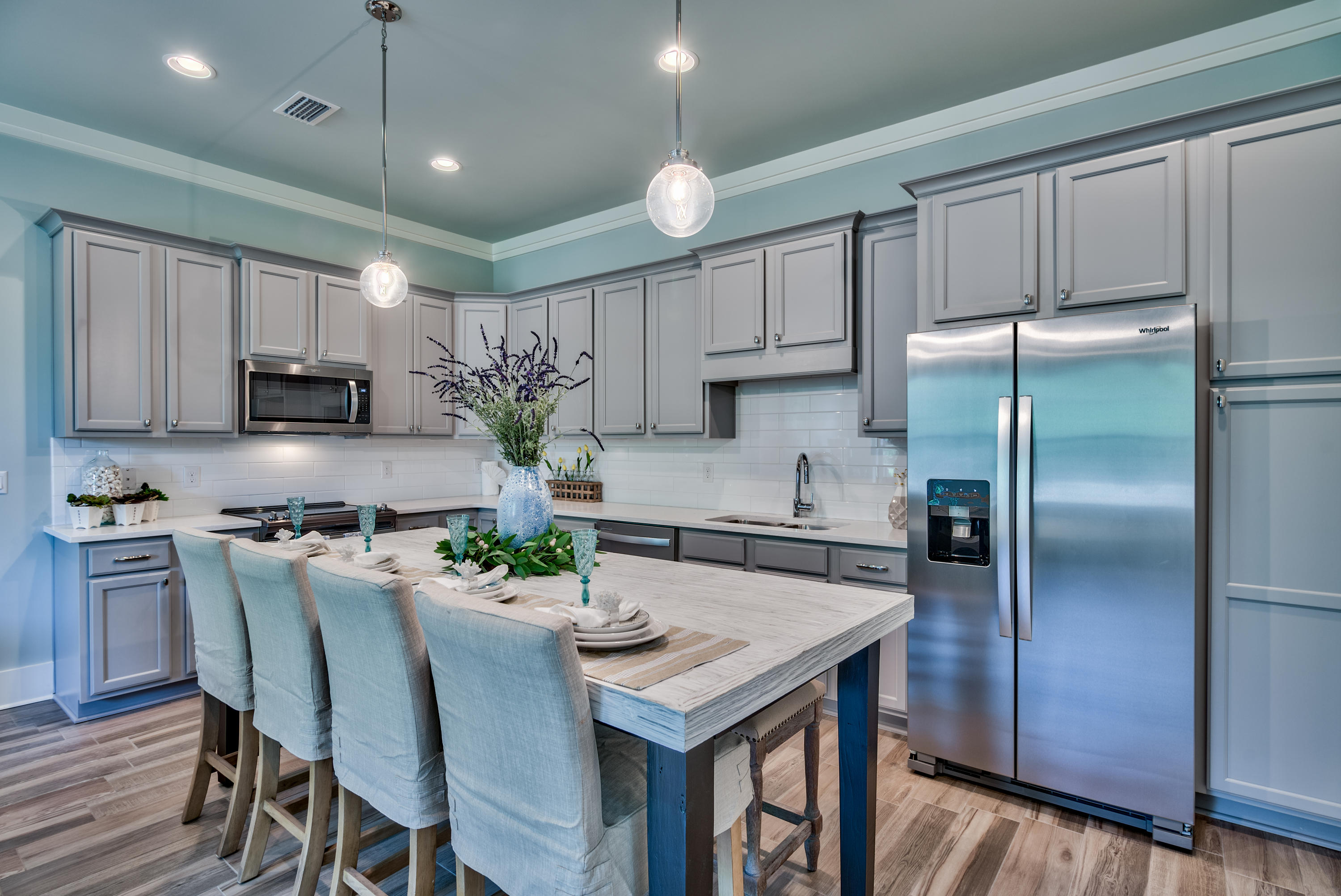 HIDDEN PALMS - Residential