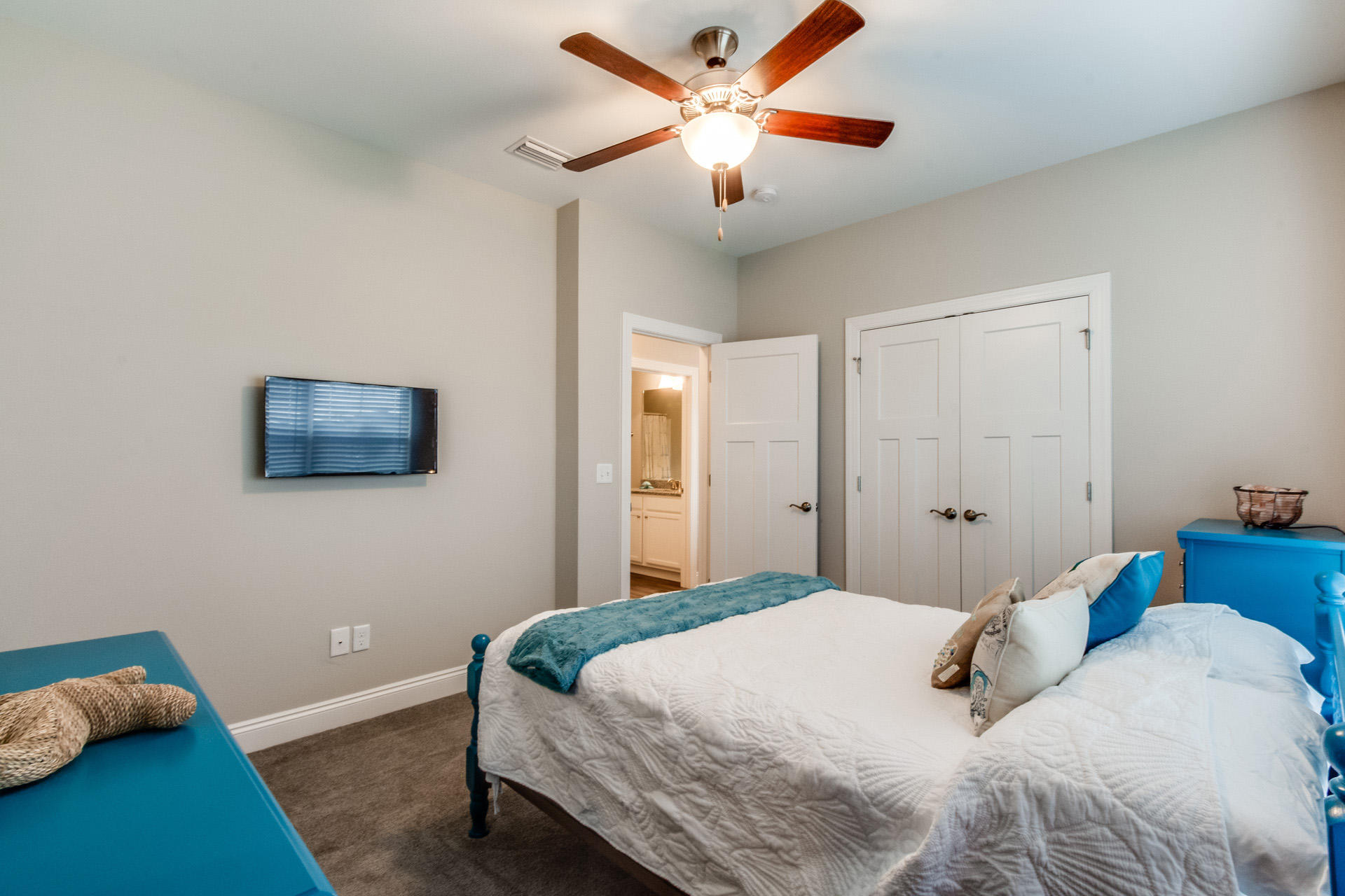 CROSS CREEK ESTATES - Residential