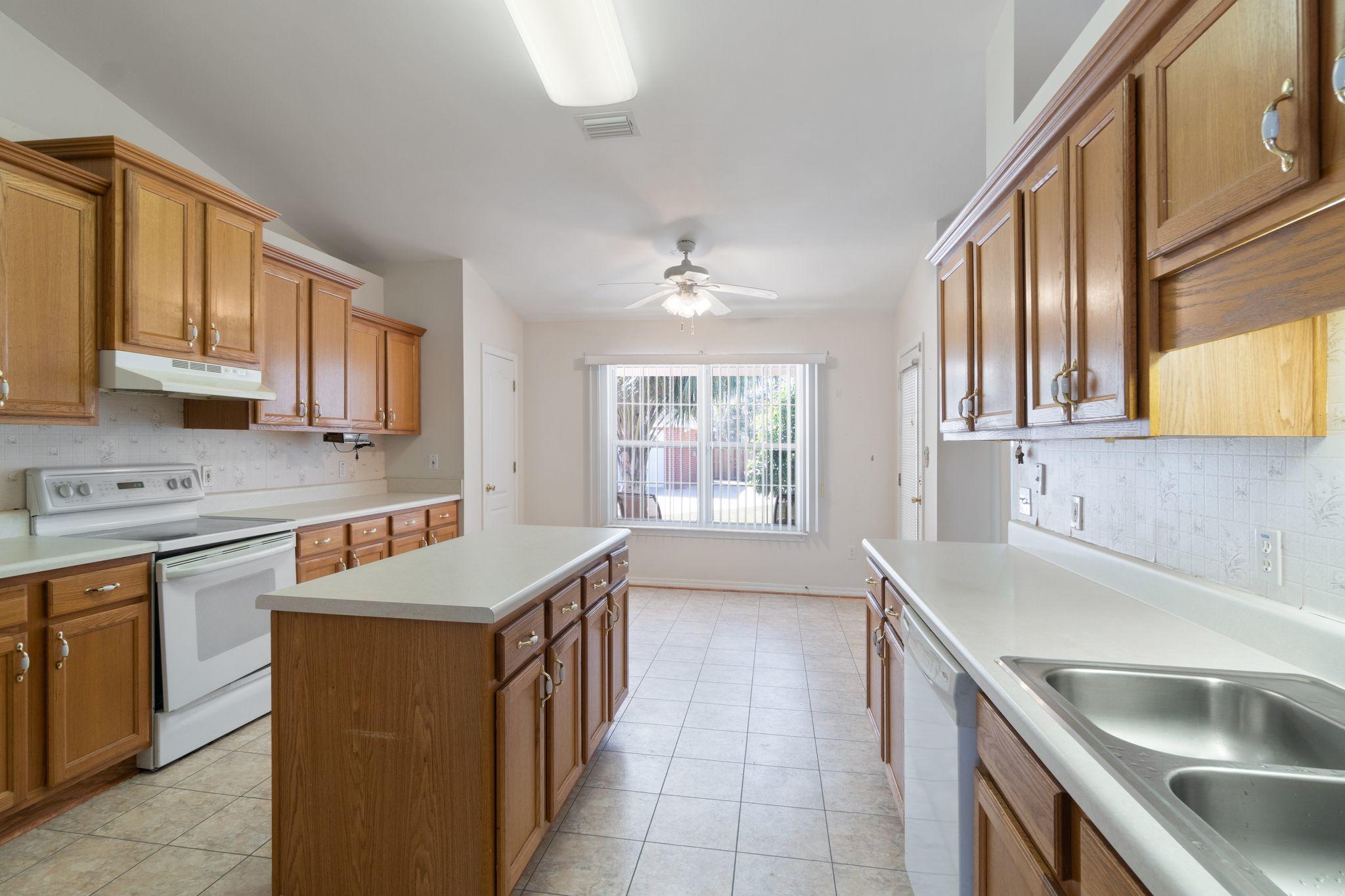 HOLLEY BY THE SEA - Residential