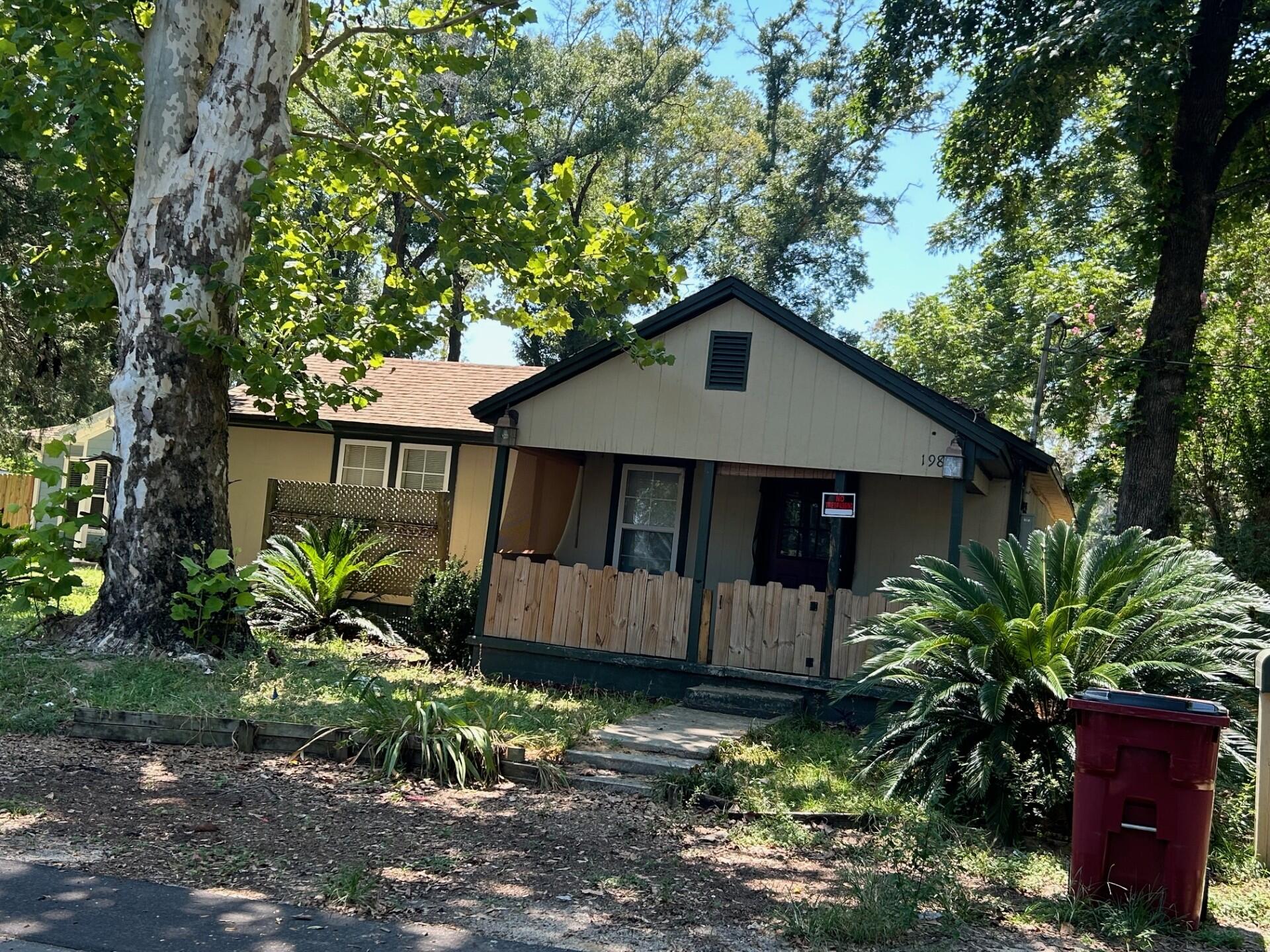 Calling all cash Buyers. This centrally located property is ideal for your next project. offering the opportunity for investment. The current rent is $1025.00. Located next to downtown & new construction. The opportunity to design the space to personal preference awaits.