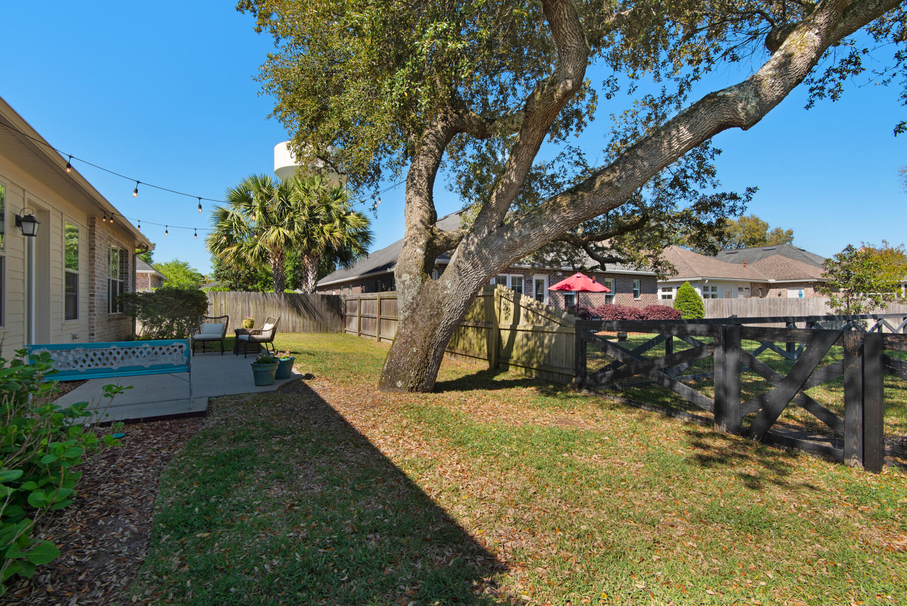 THE STABLES AT ROCKY BAYOU - Residential