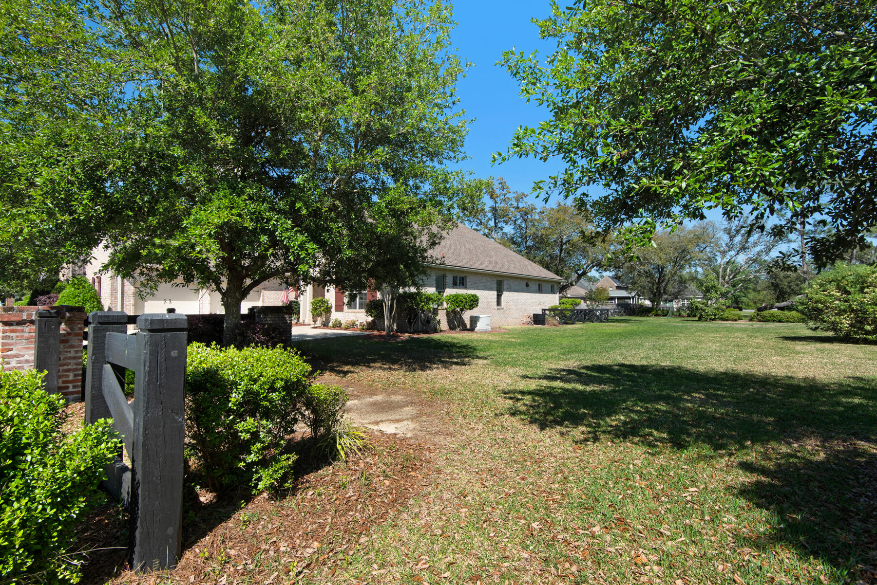 THE STABLES AT ROCKY BAYOU - Residential