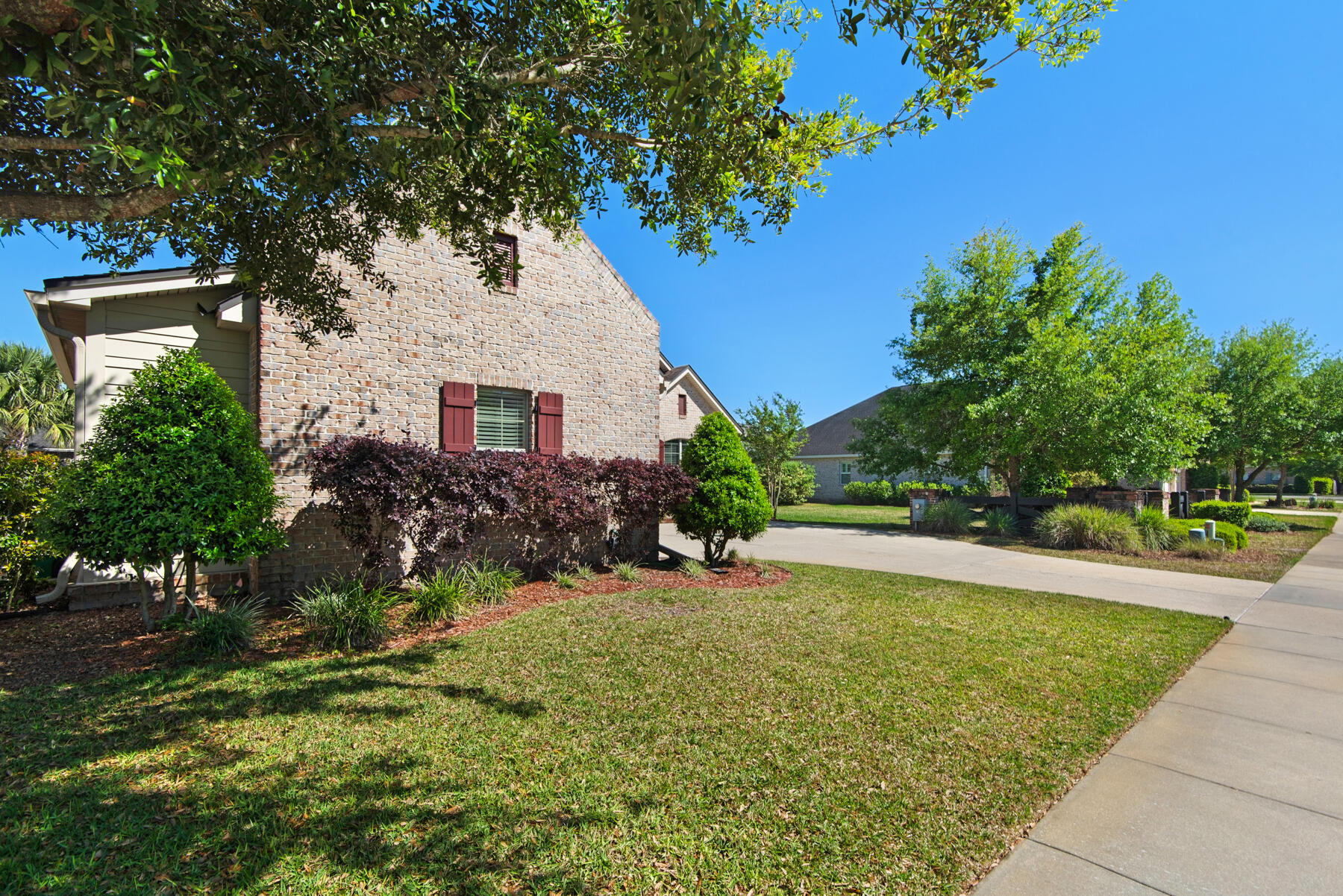 THE STABLES AT ROCKY BAYOU - Residential