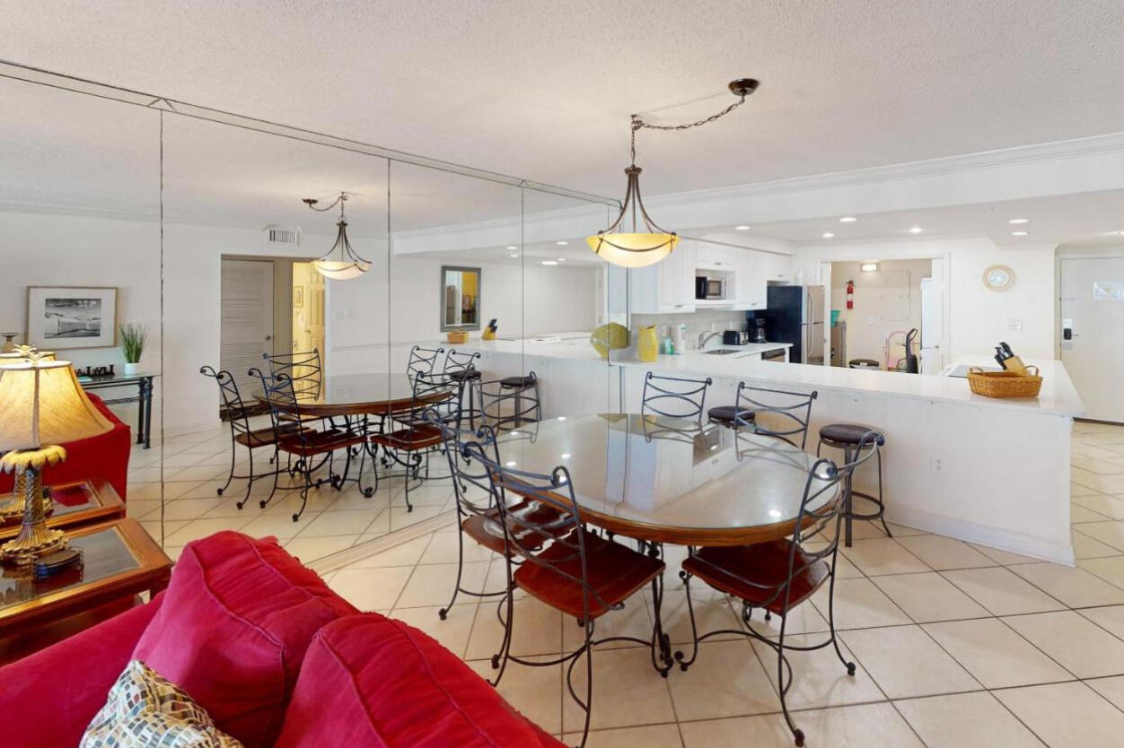 SHORELINE TOWERS 1 - Residential