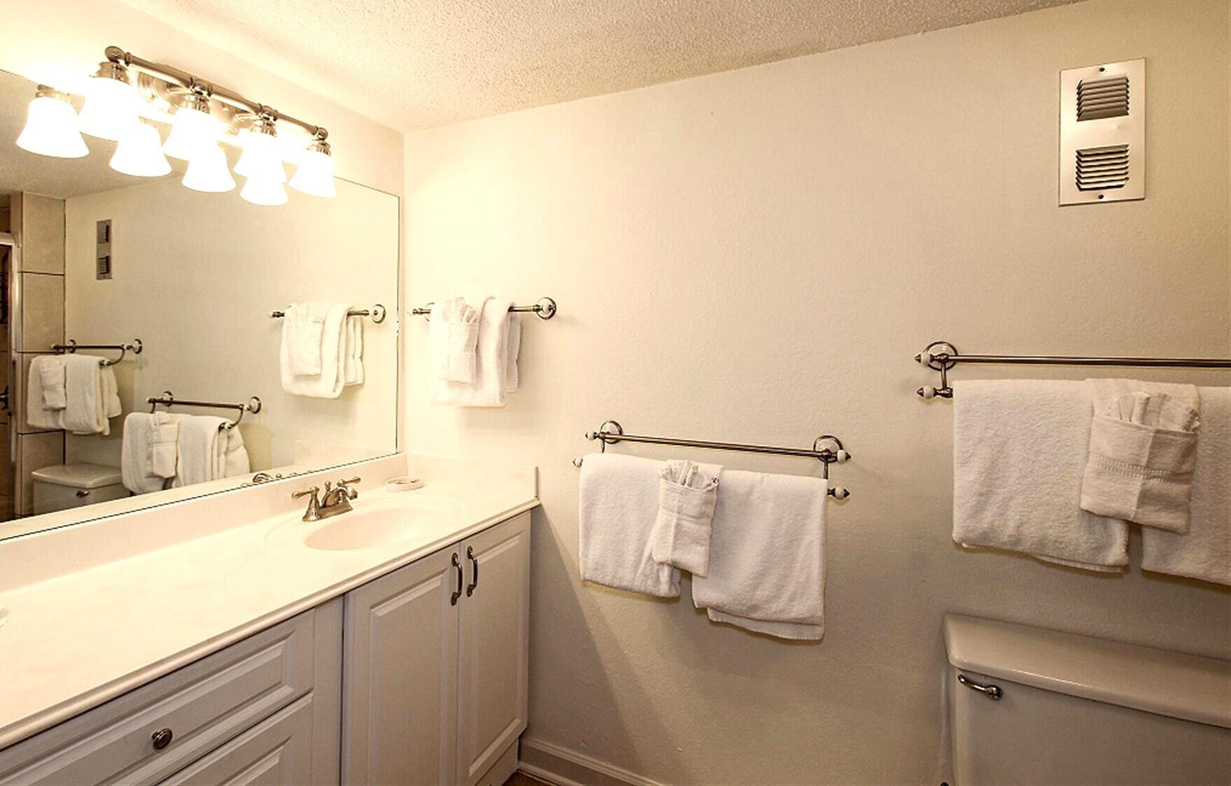 SHORELINE TOWERS 1 - Residential