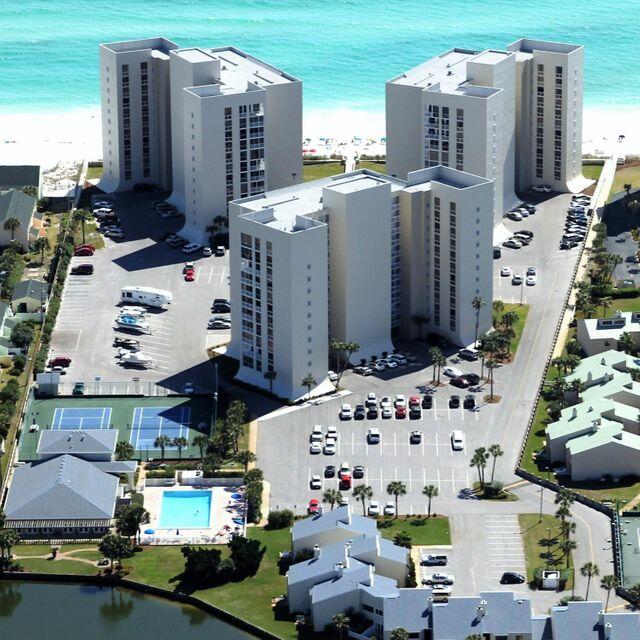 SHORELINE TOWERS 1 - Residential