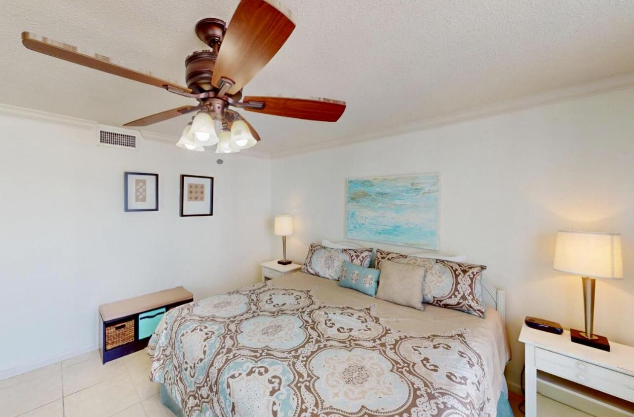 SHORELINE TOWERS 1 - Residential