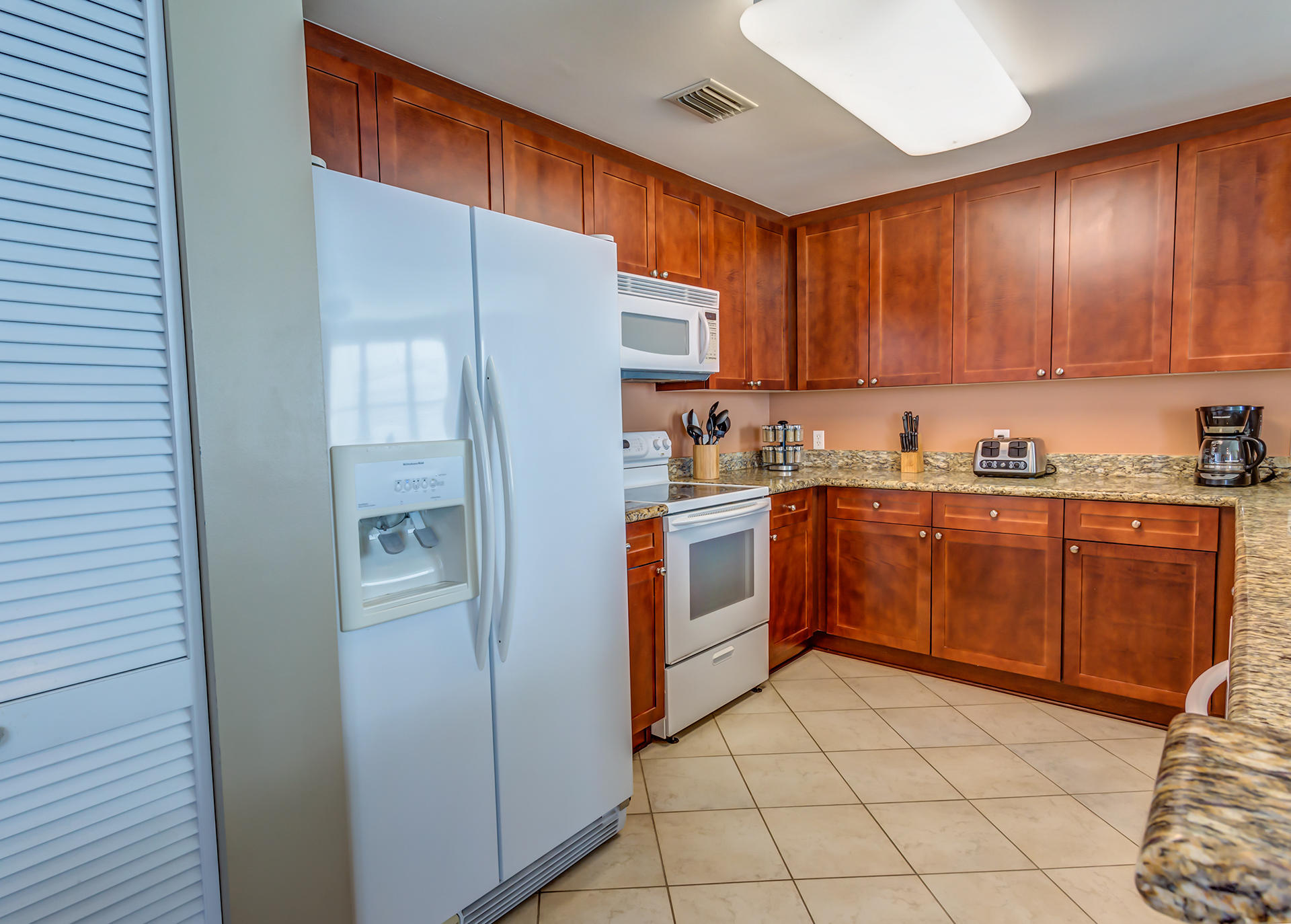 AQUA BEACHSIDE RESORT - Residential