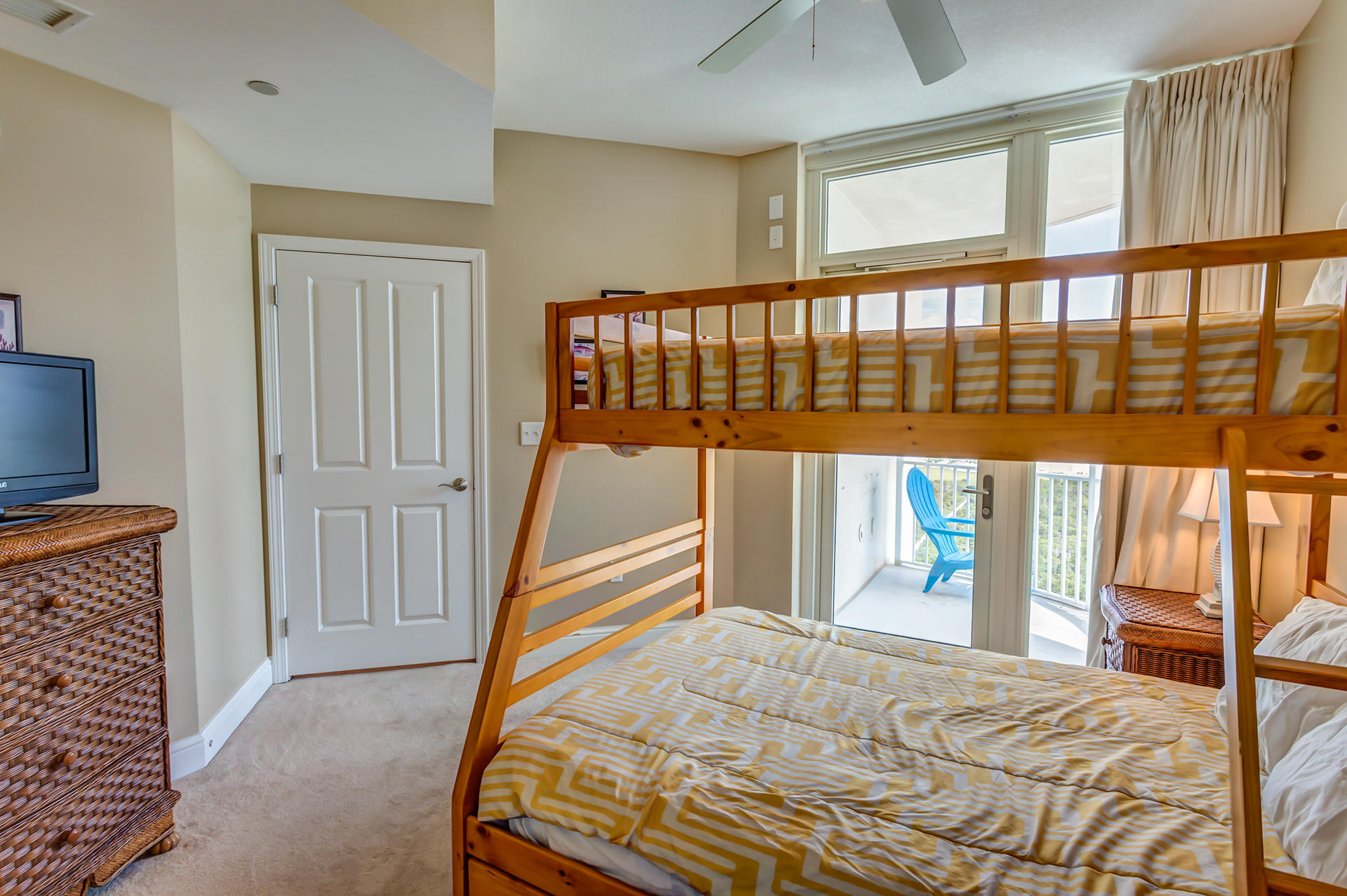 AQUA BEACHSIDE RESORT - Residential