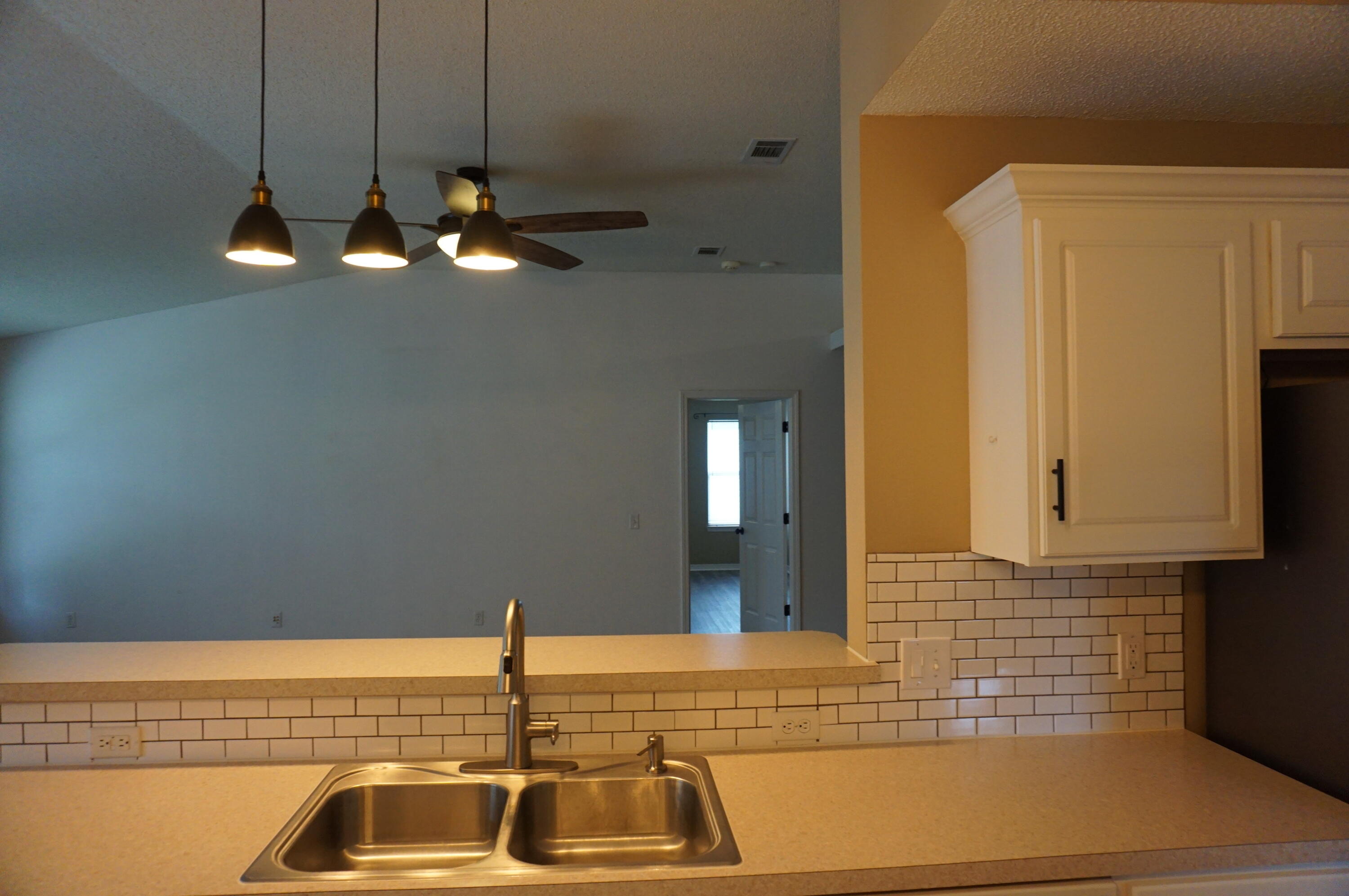 NORTHVIEW ESTATES 5TH ADDN - Residential Lease