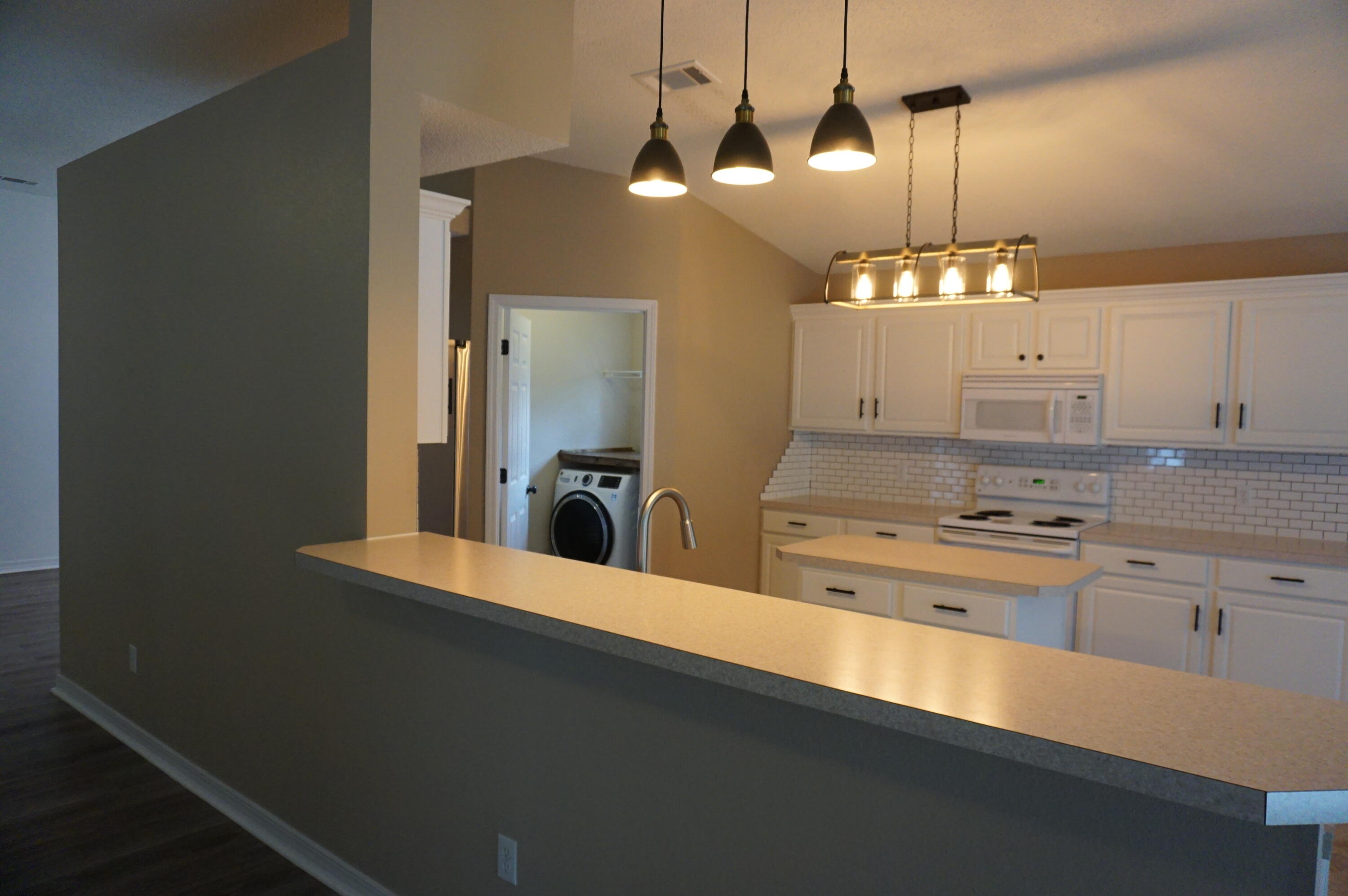 NORTHVIEW ESTATES 5TH ADDN - Residential Lease