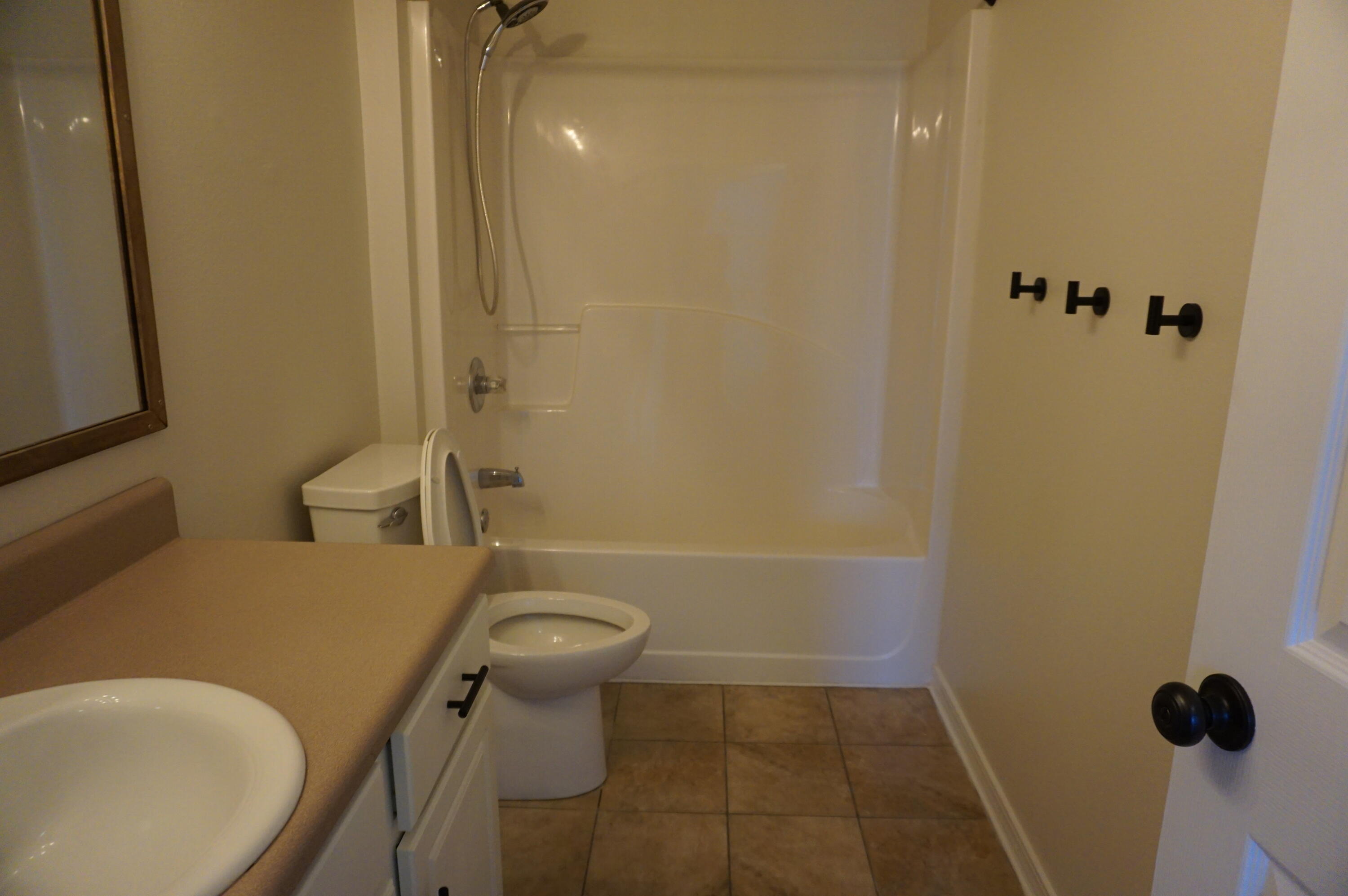 NORTHVIEW ESTATES 5TH ADDN - Residential Lease