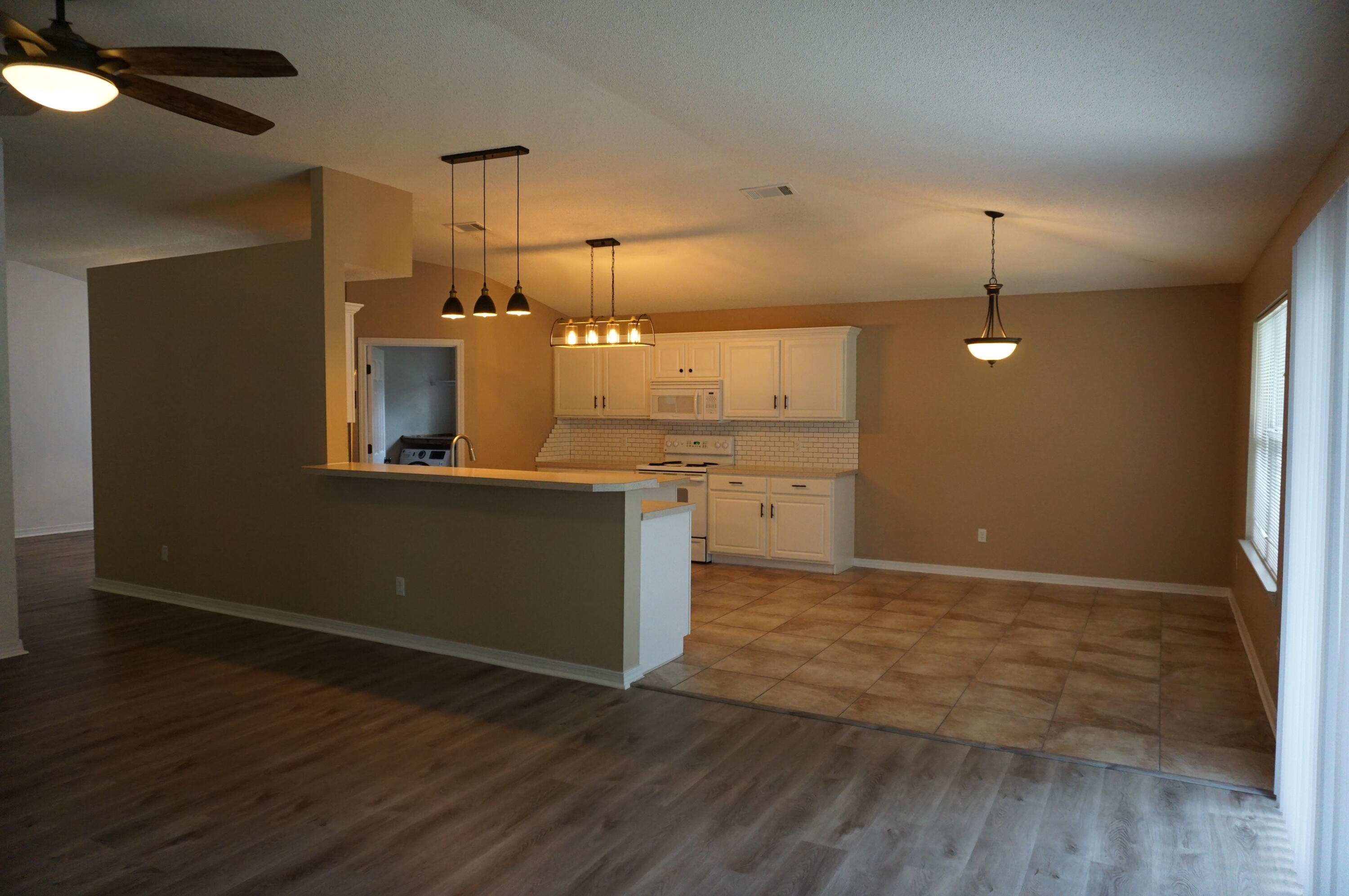 NORTHVIEW ESTATES 5TH ADDN - Residential Lease