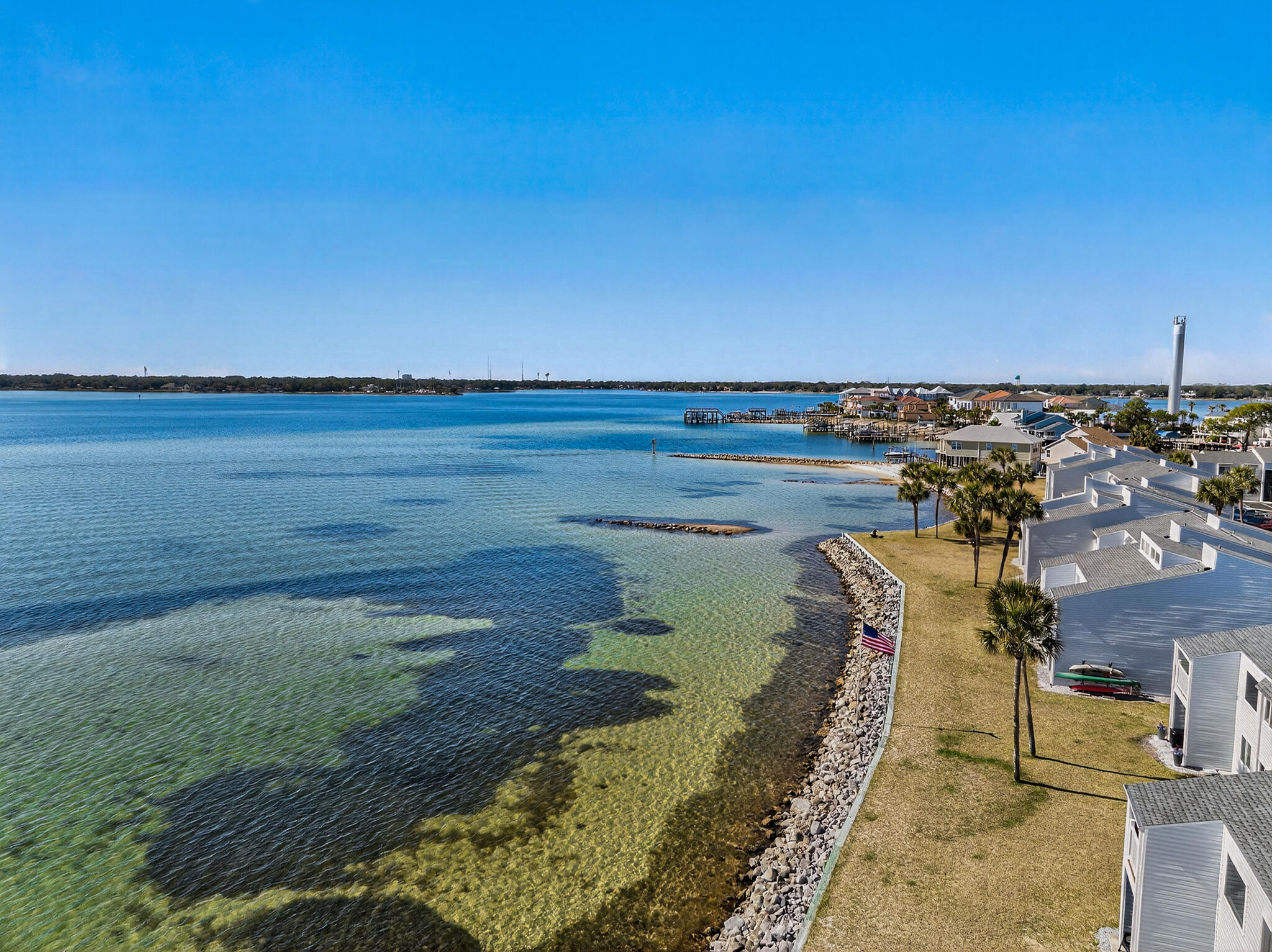 FINISTERRA CONDO - Residential