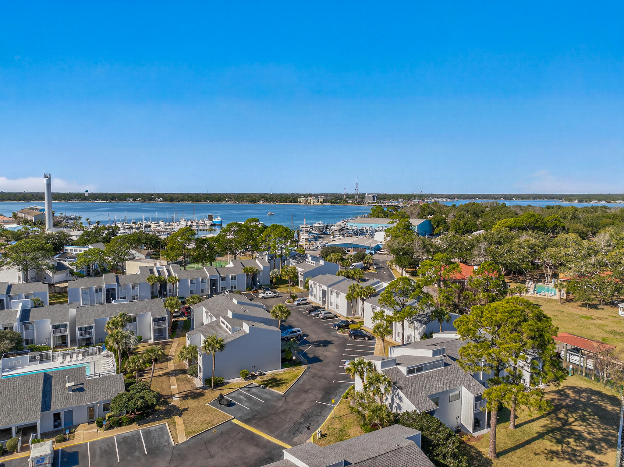 FINISTERRA CONDO - Residential